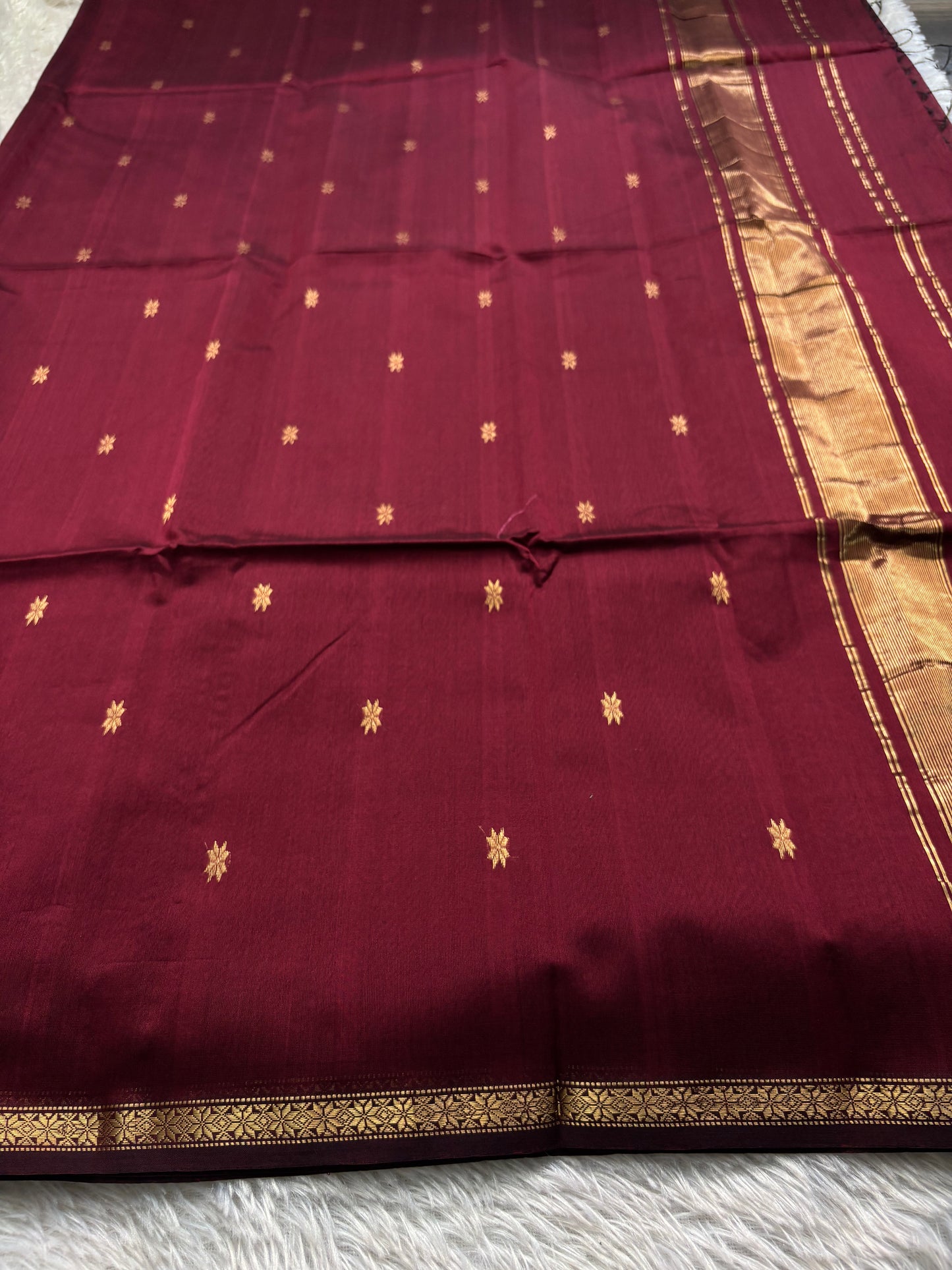 MCS103 : Solid Maroon