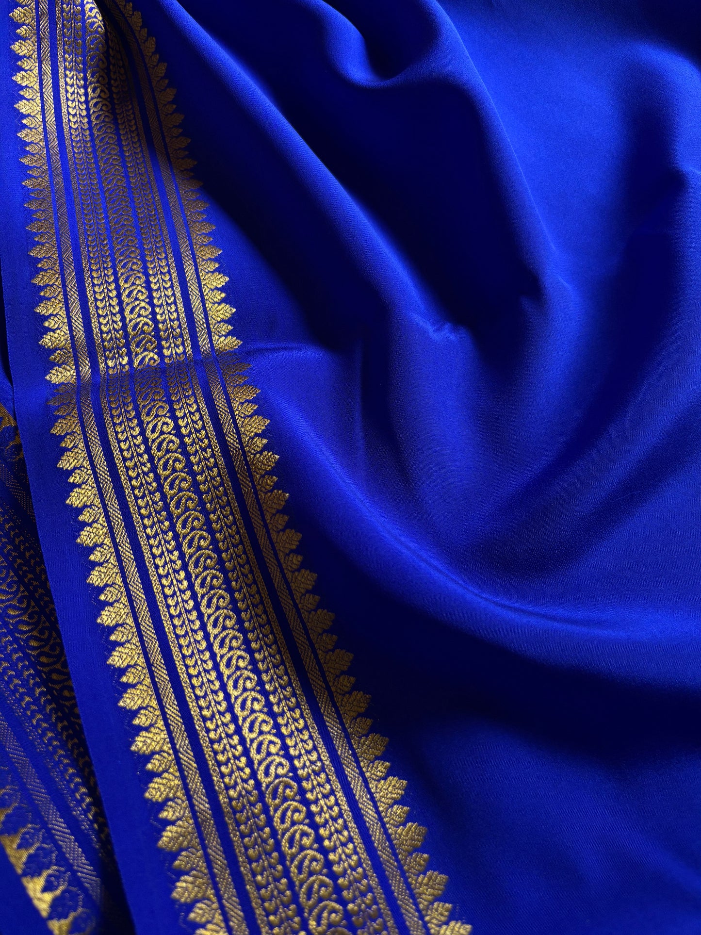 Komala : Solid Royal blue