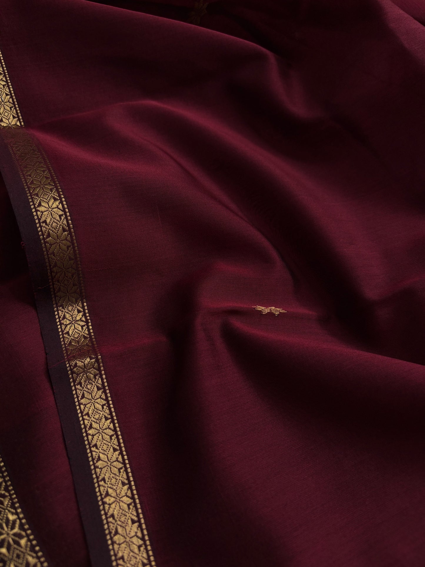 MCS103 : Solid Maroon