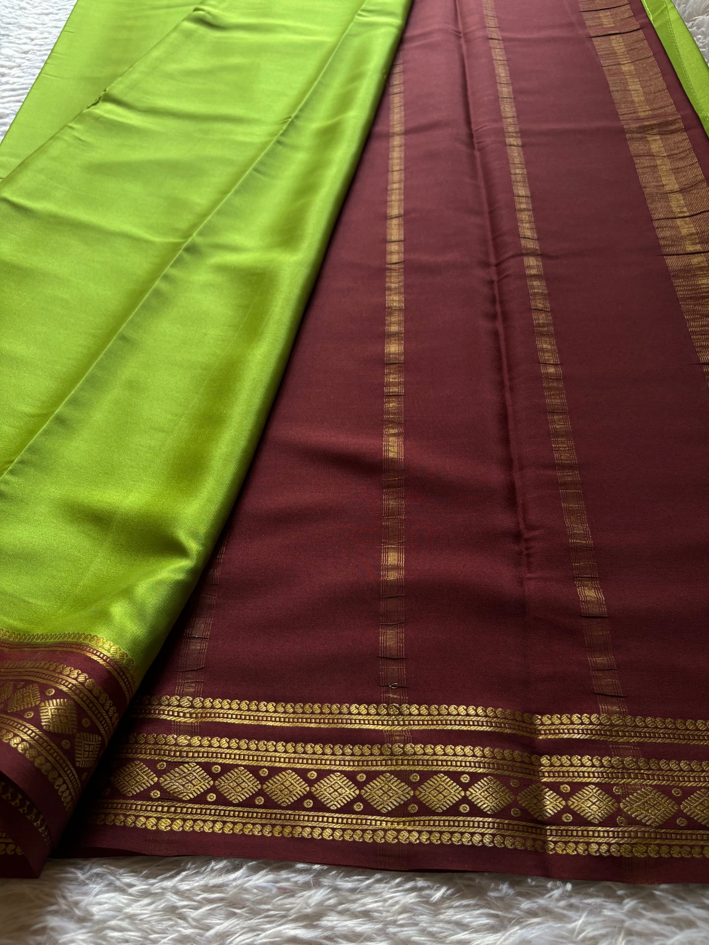 Saanvi (2D) : Mehendi green-chocolate brown