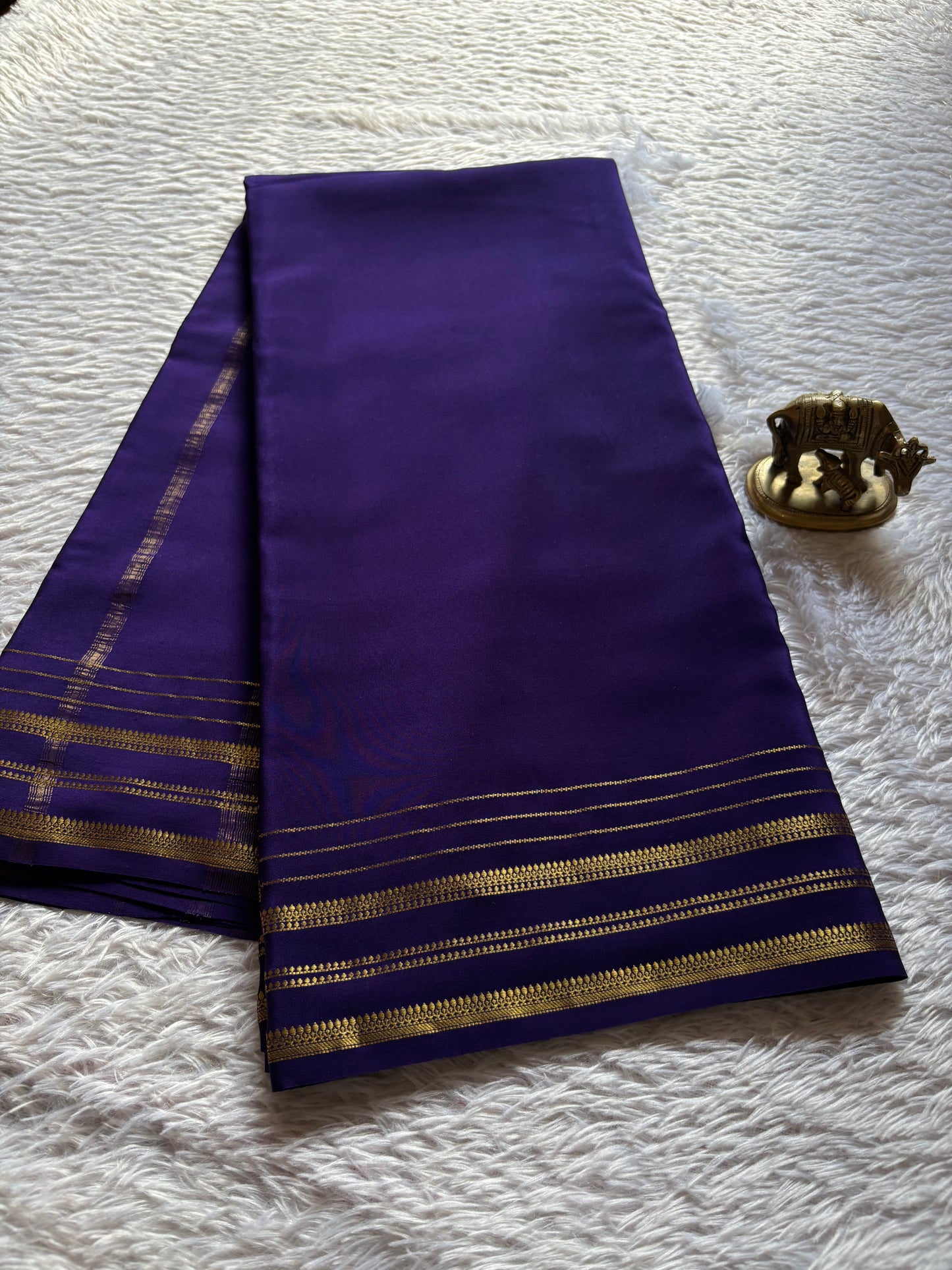 Tanuja : Solid Navy blue