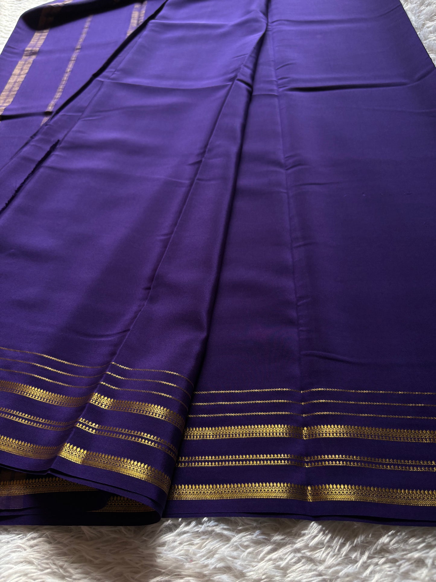 Tanuja : Solid Navy blue