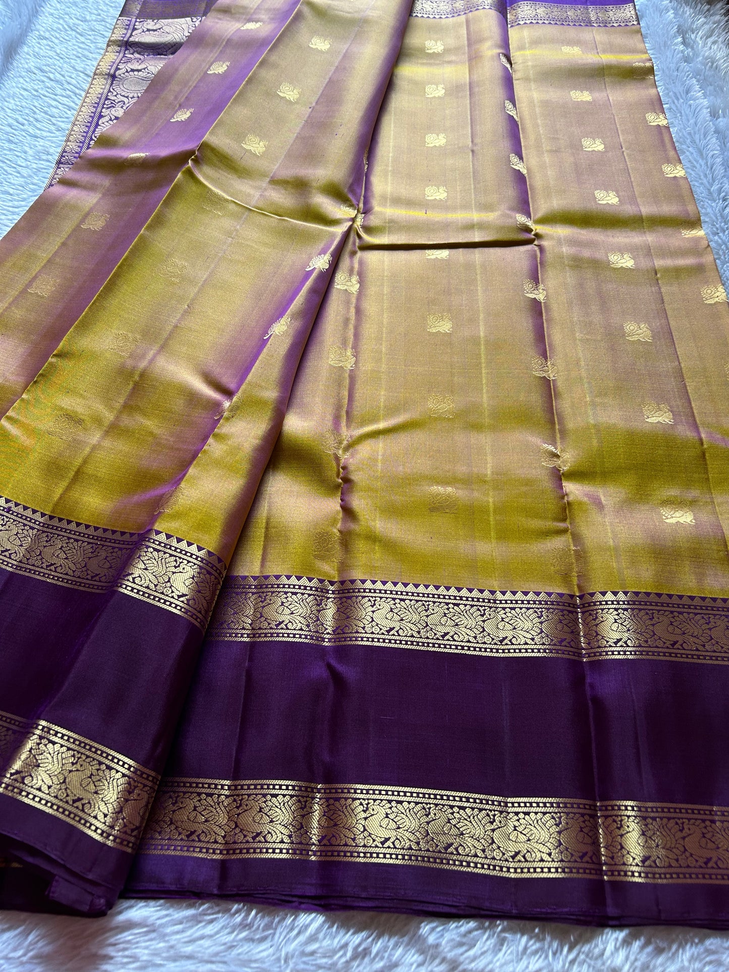 Lakshmi (2D) : Mustard-violet