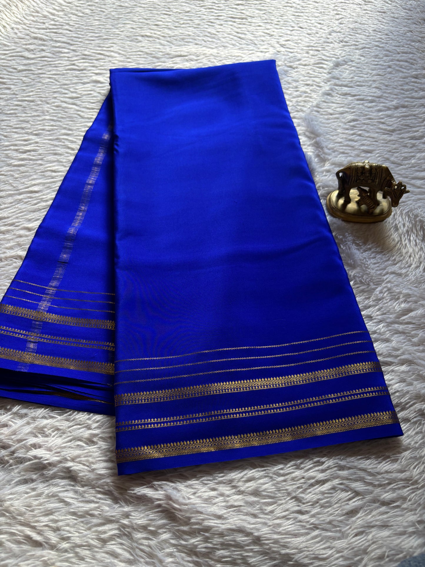 Tanuja : Solid Royal blue