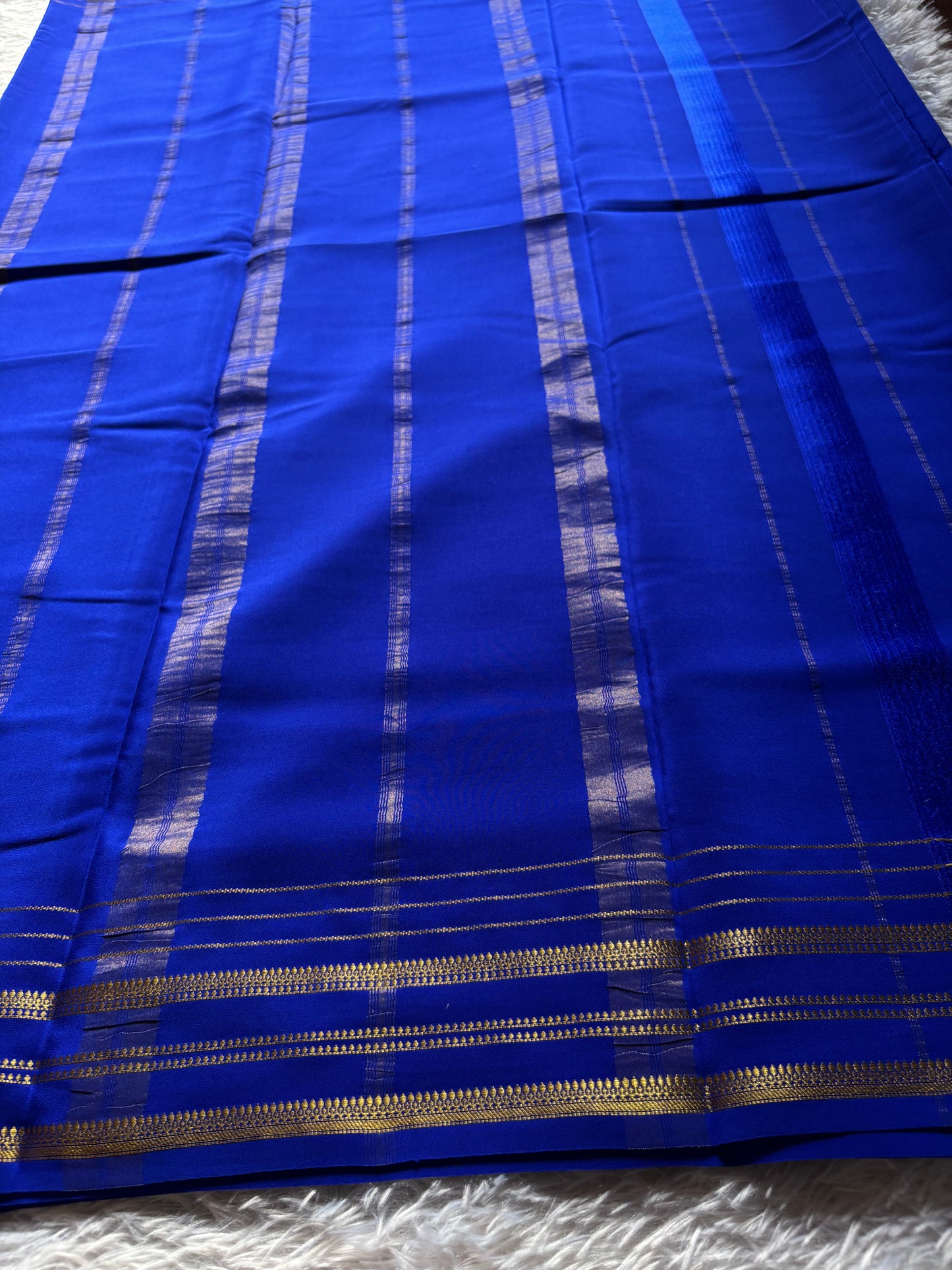 Tanuja : Solid Royal blue