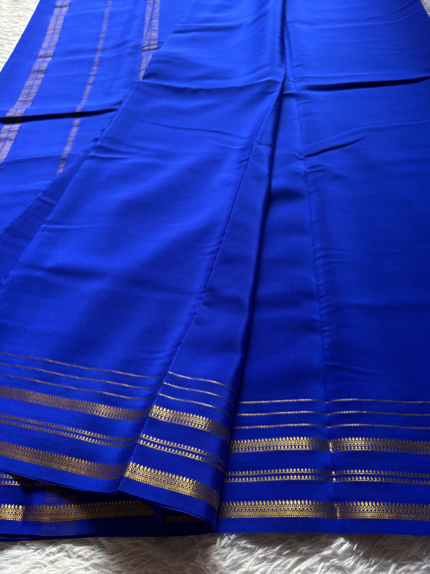 Tanuja : Solid Royal blue