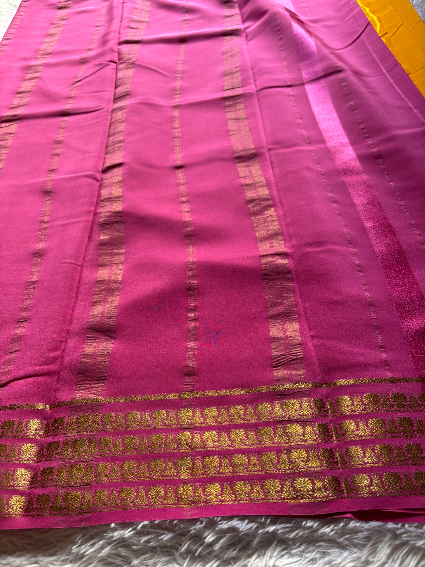 Mohana (2D) : Golden yellow-light pink