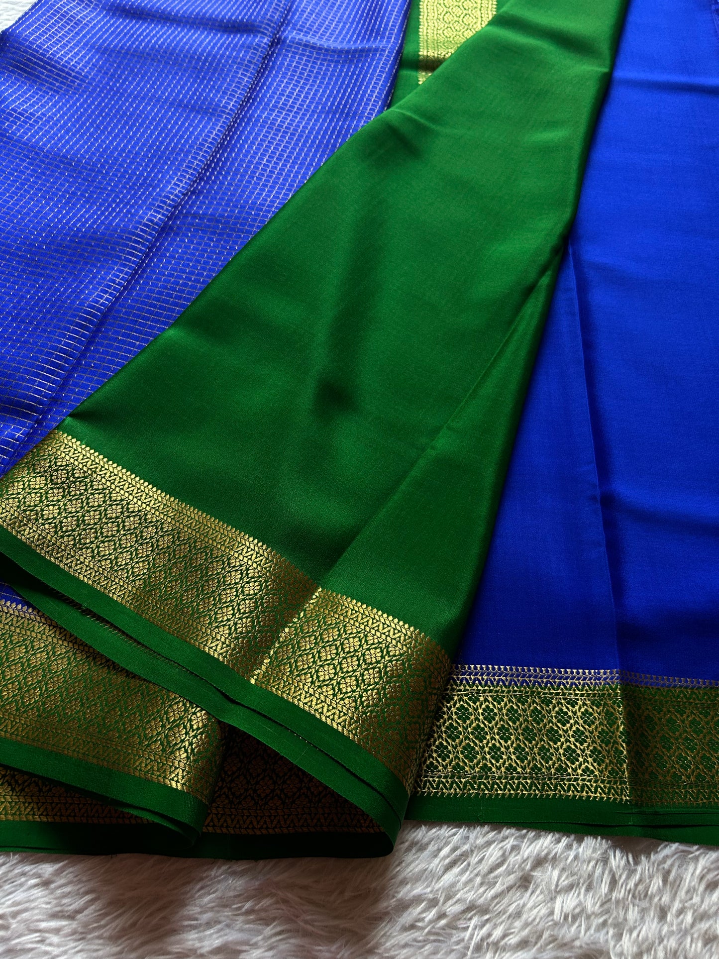 Srimathi (2D) : Royal blue-bottle green