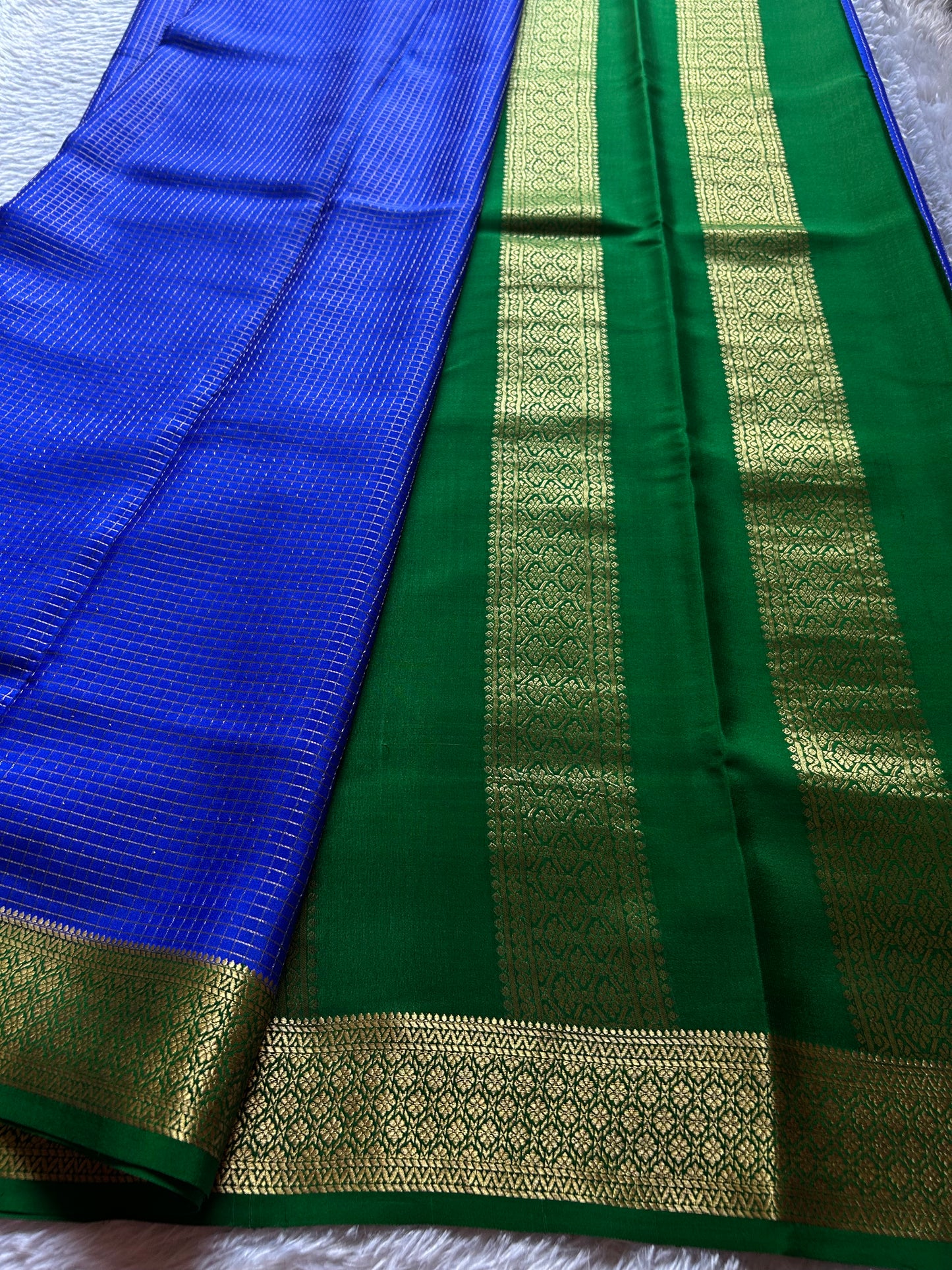 Srimathi (2D) : Royal blue-bottle green