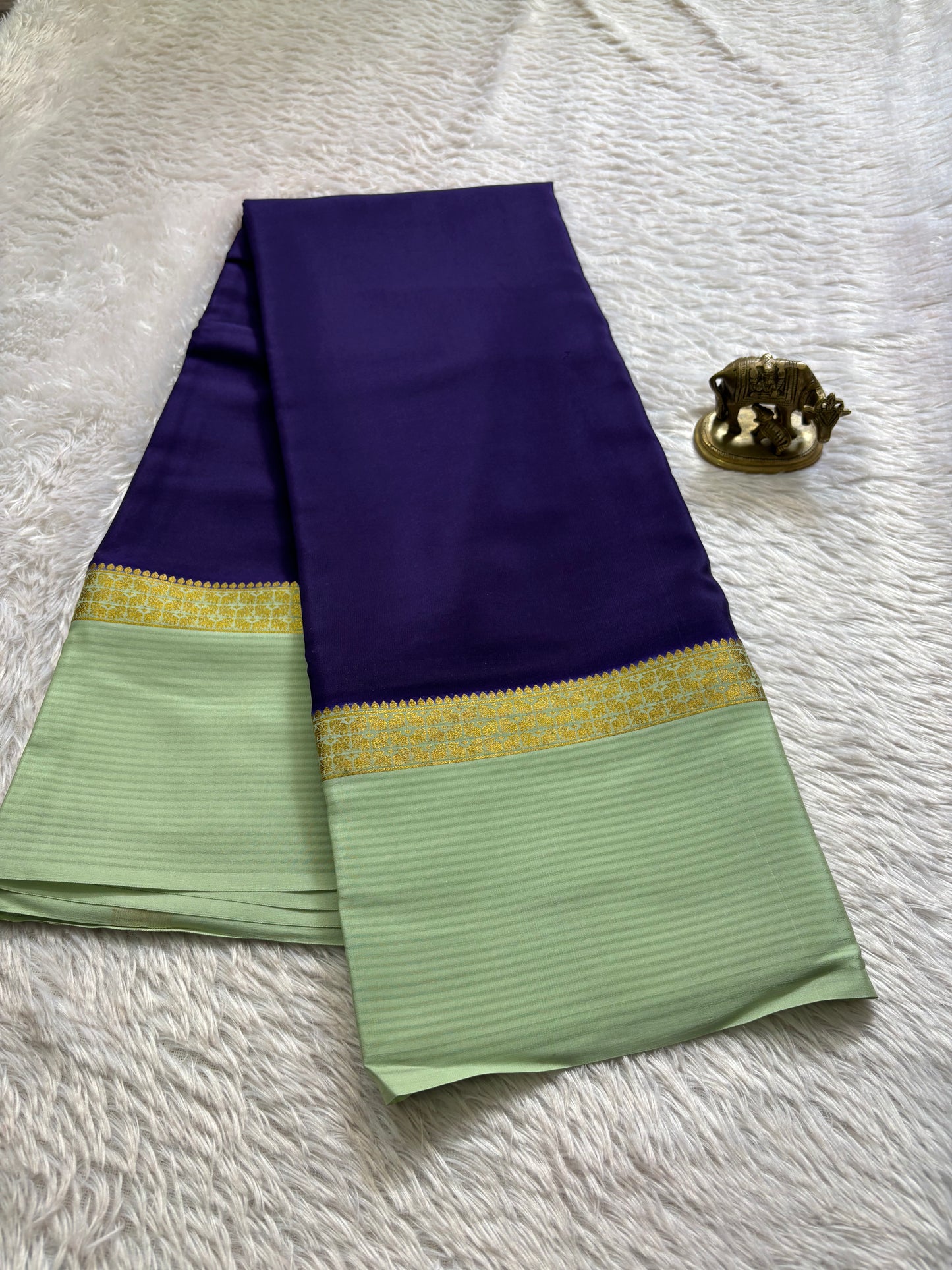 Nisarga (2D) : Navy blue-light pista green
