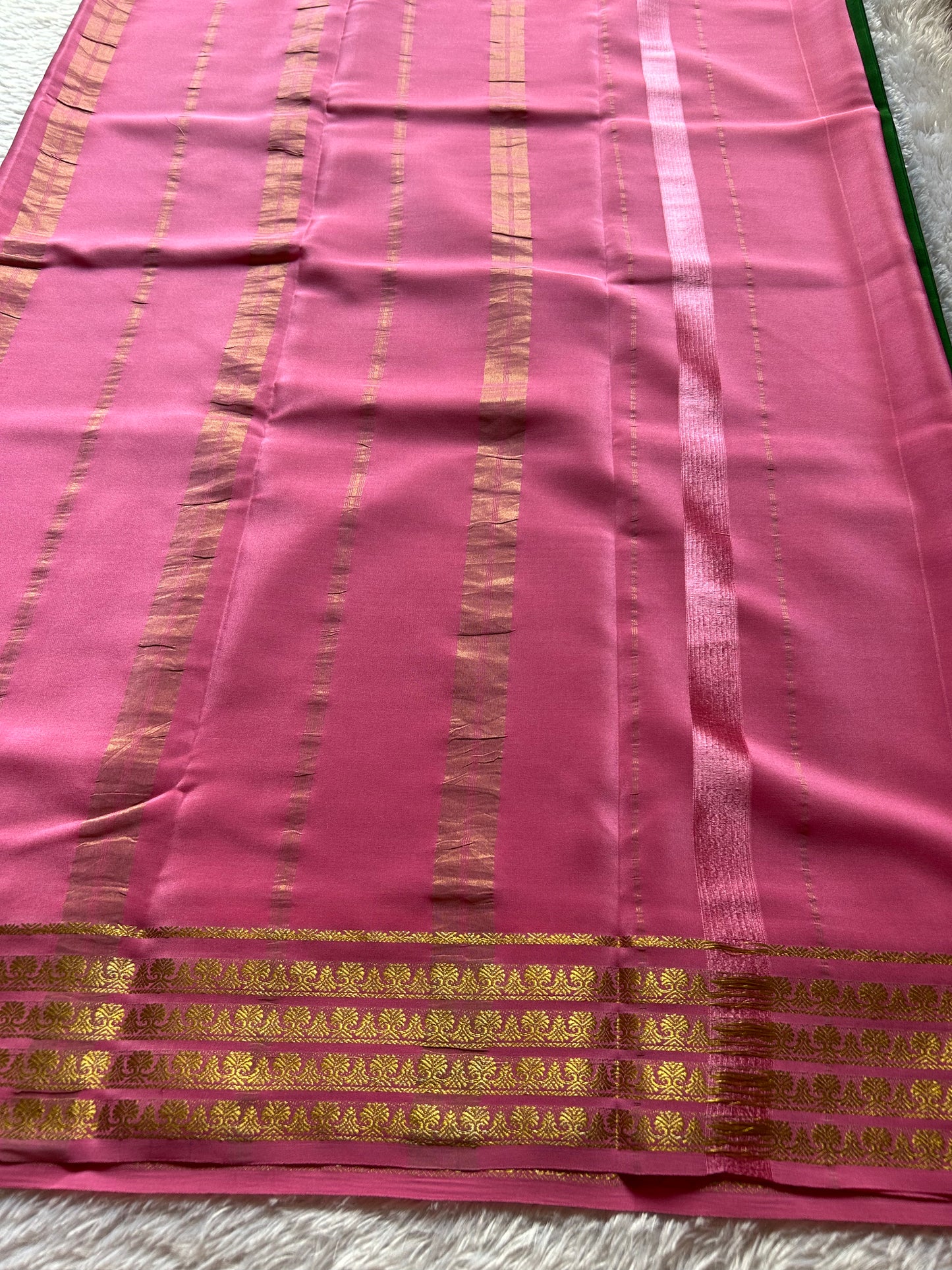 Mohana (2D) : Dark green-baby pink