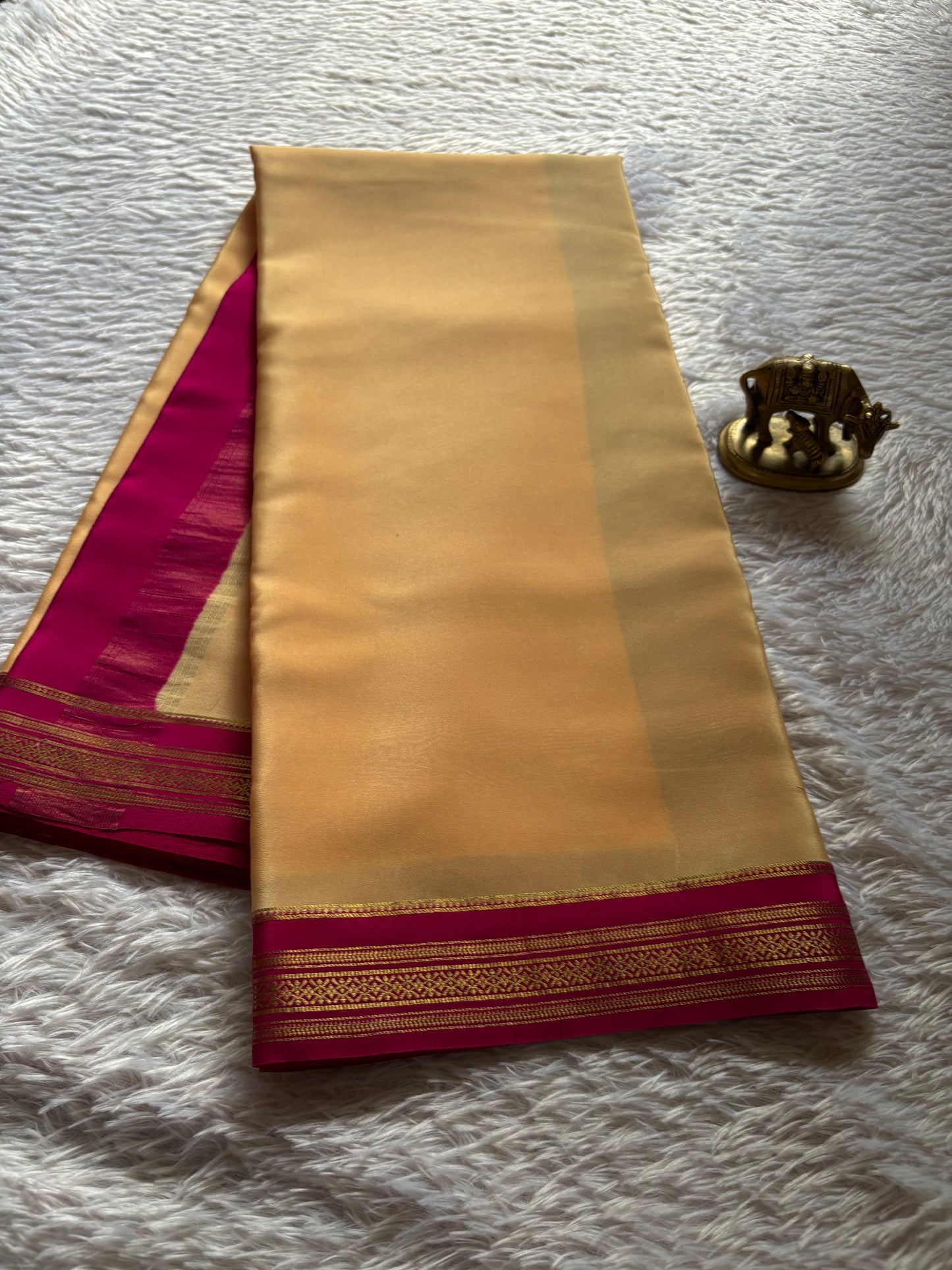 Shailaja (2D) : Beige-rani pink