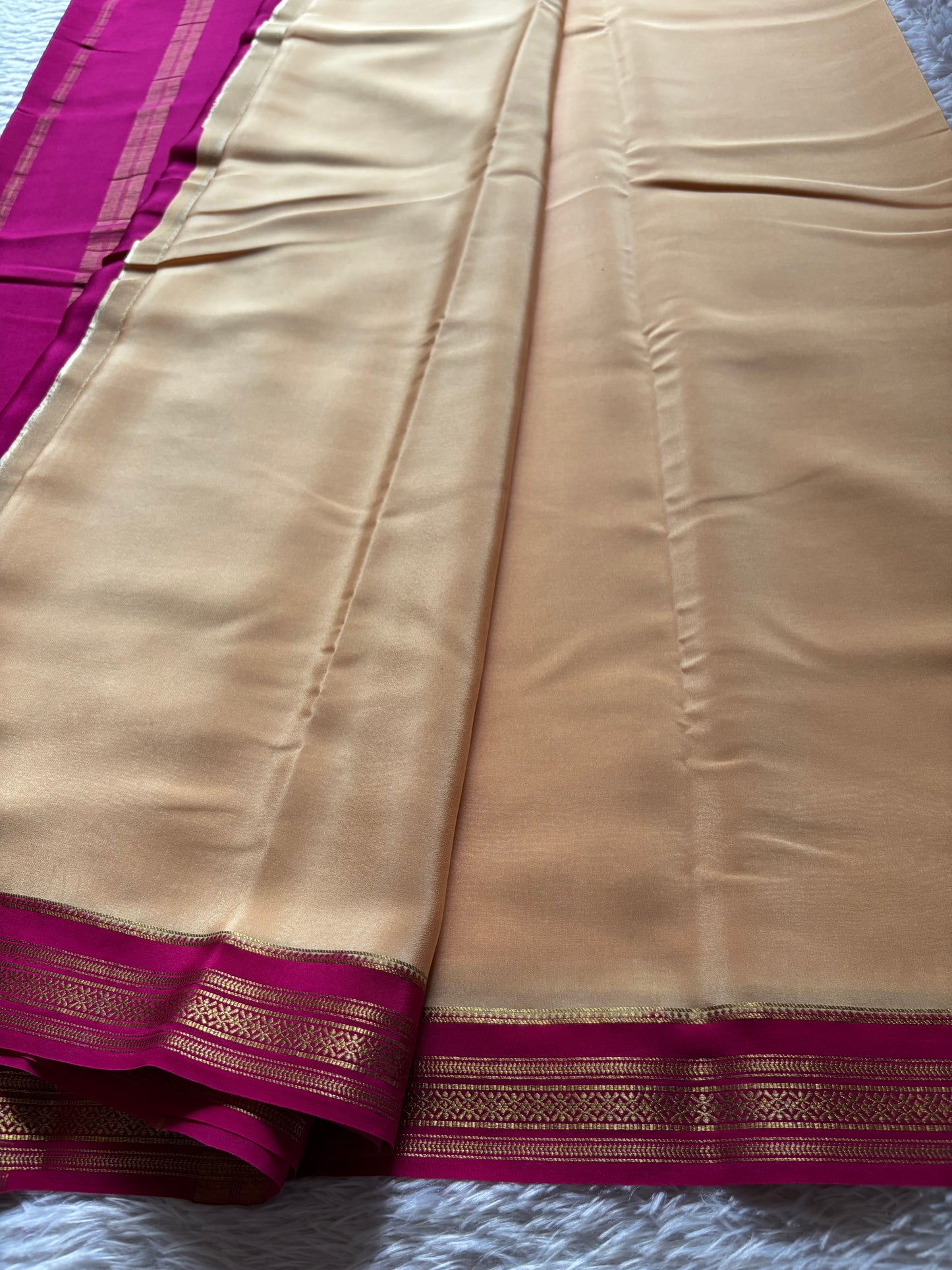 Shailaja (2D) : Beige-rani pink