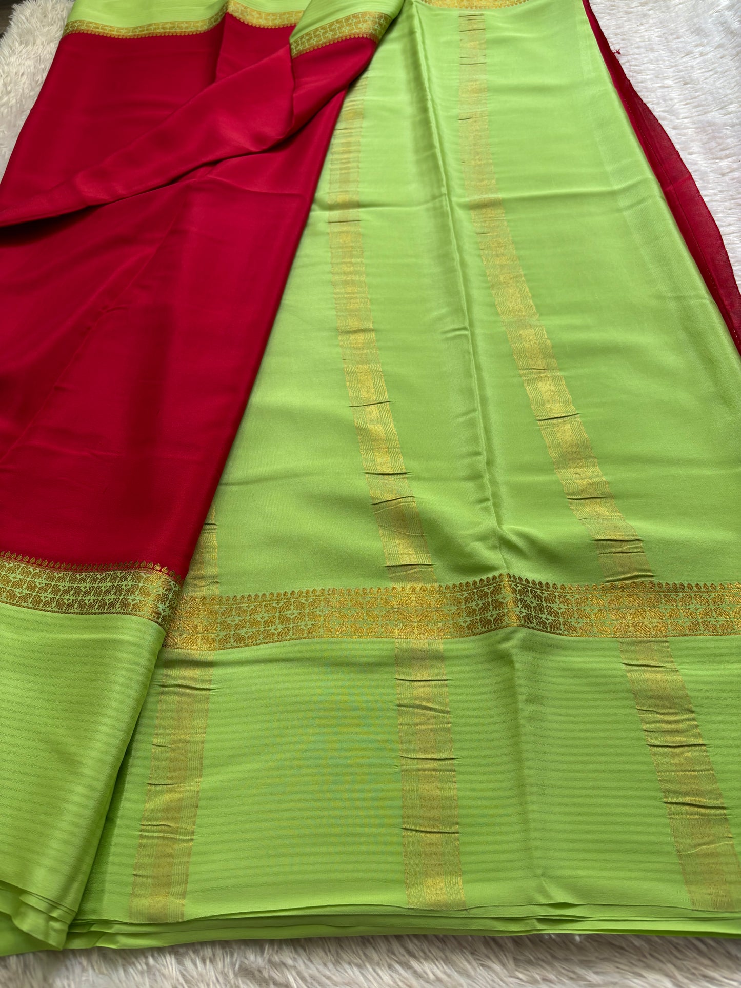 Nisarga (2D) : Dark red-pista green