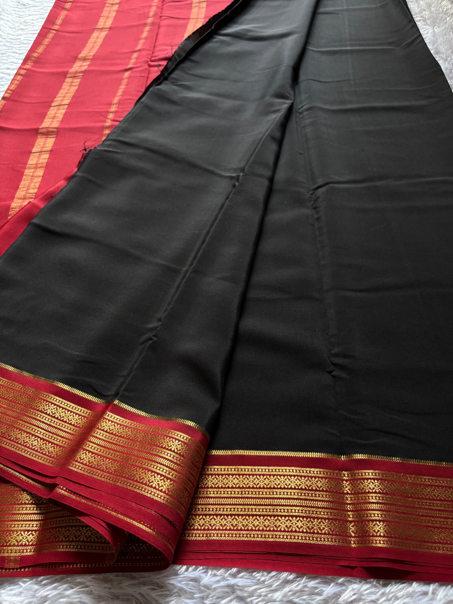 Shailaja (2D) : Black-red