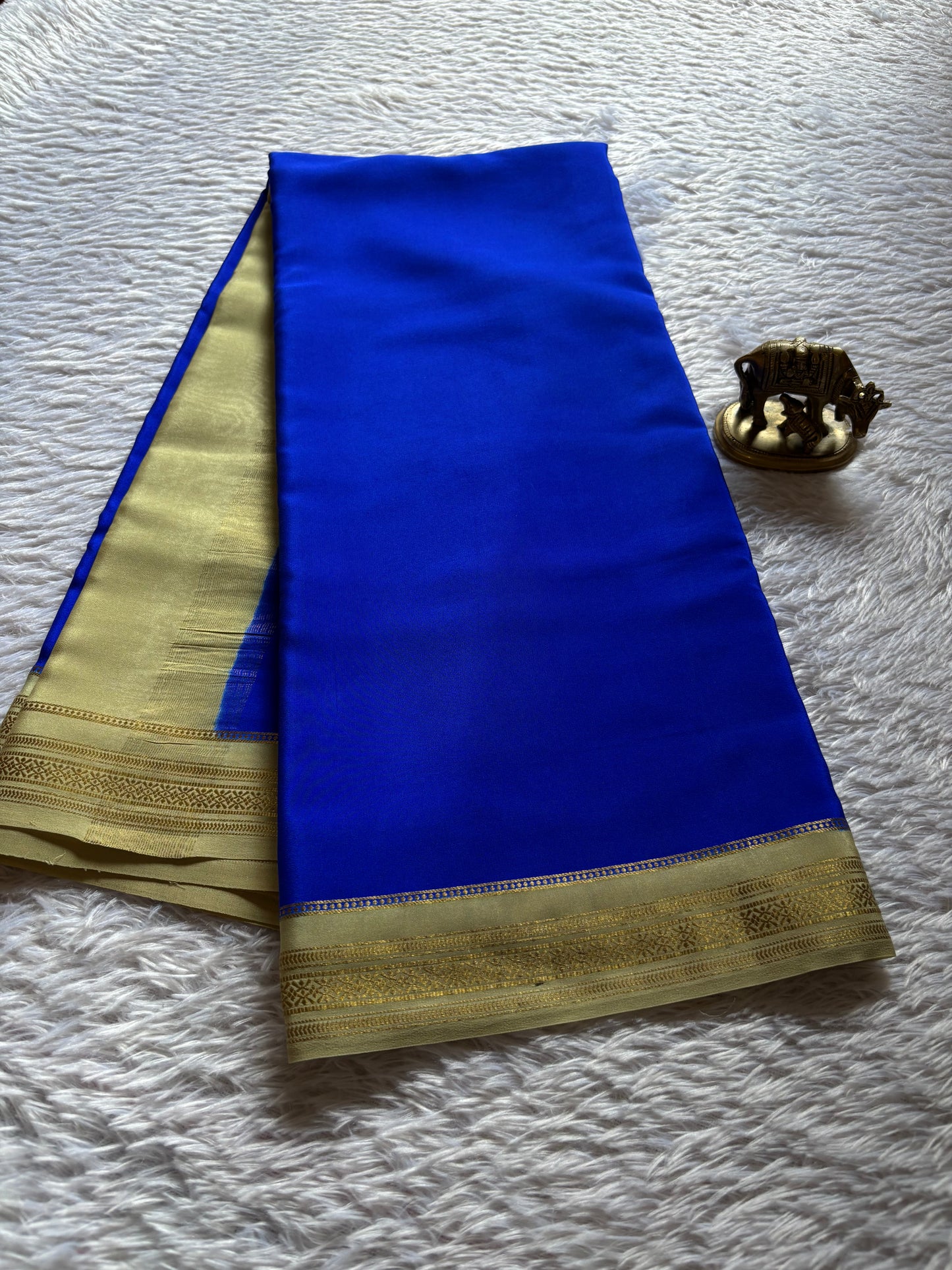 Shailaja (2D) : Royal blue-light beige