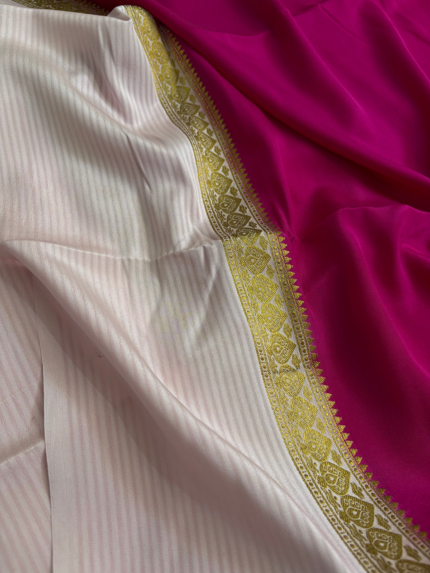 Nisarga (2D) : Dark pink-off white