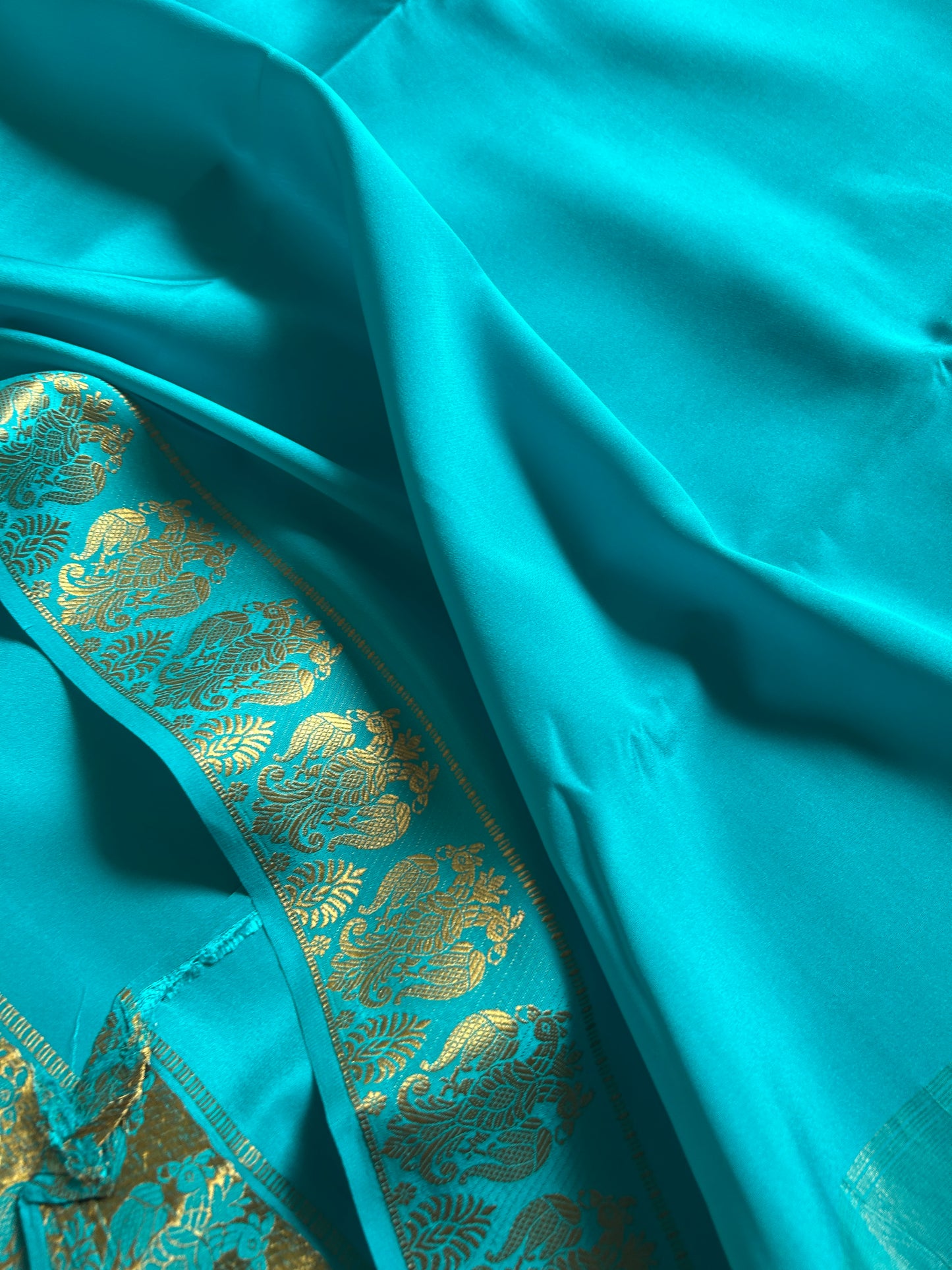 Veera : Solid Sea blue