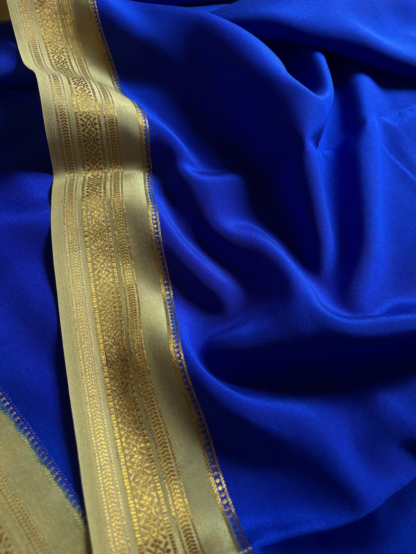 Shailaja (2D) : Royal blue-light beige
