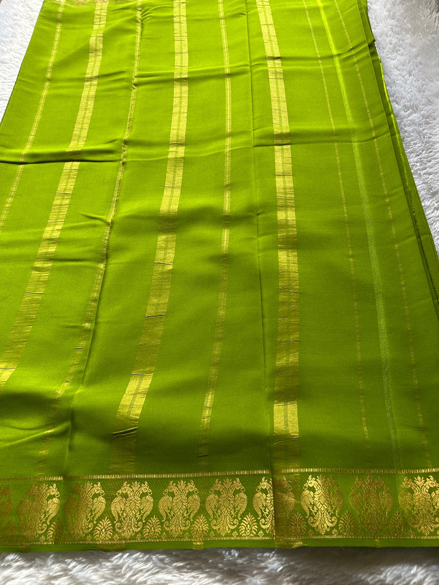 Veera : Solid Mehendi green