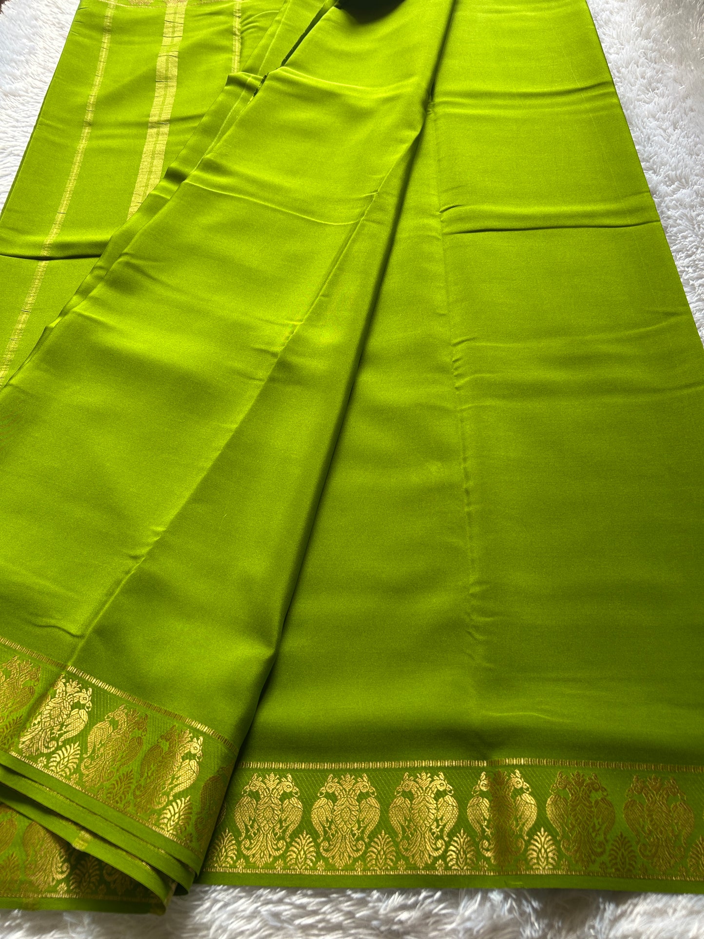 Veera : Solid Mehendi green