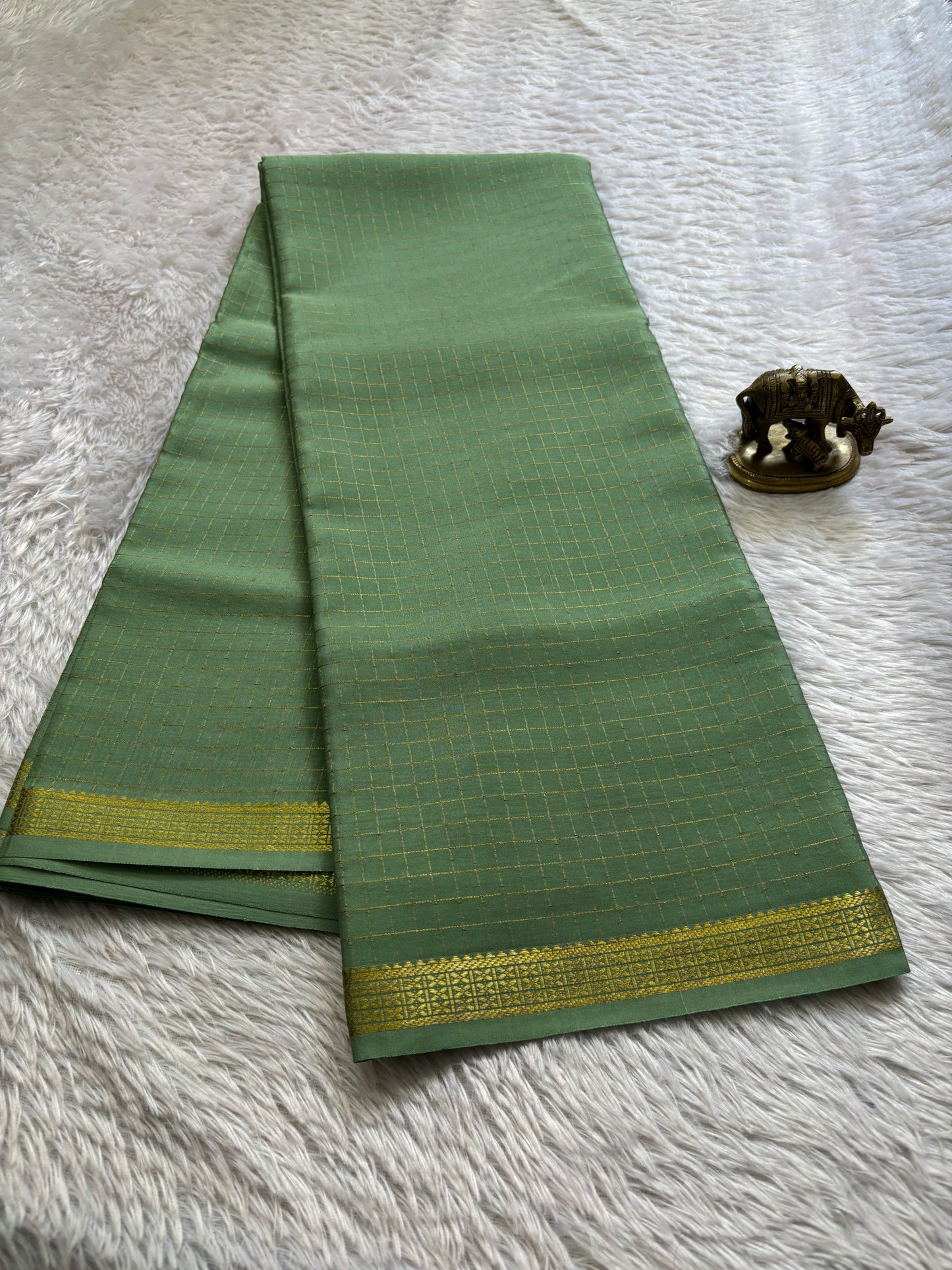 Pavani : Solid Sage green