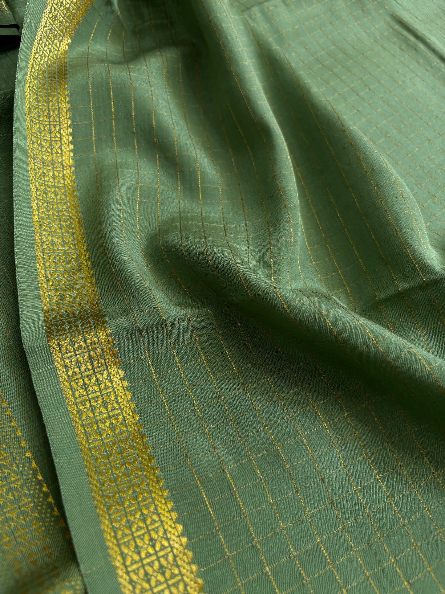 Pavani : Solid Sage green