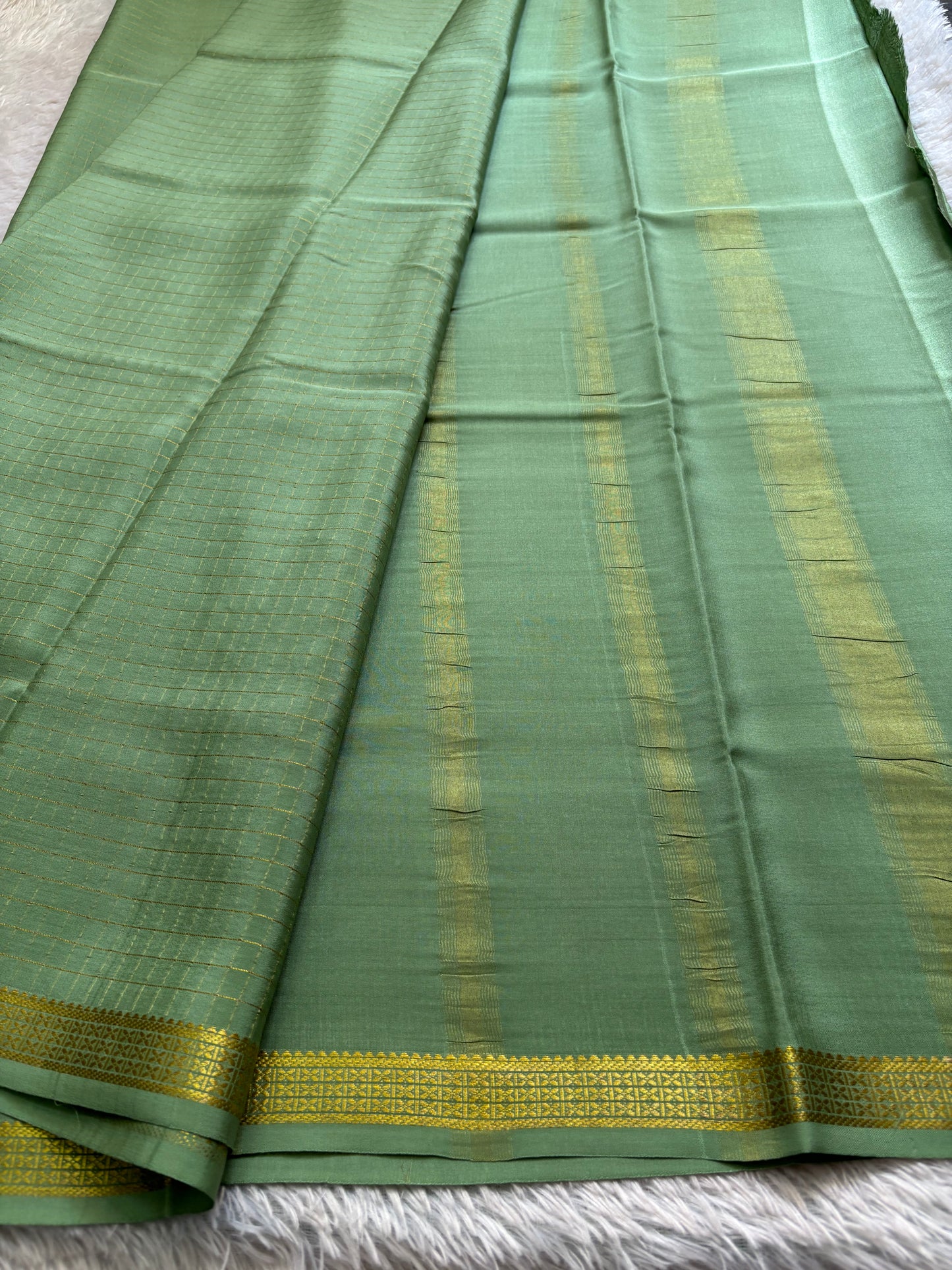 Pavani : Solid Sage green