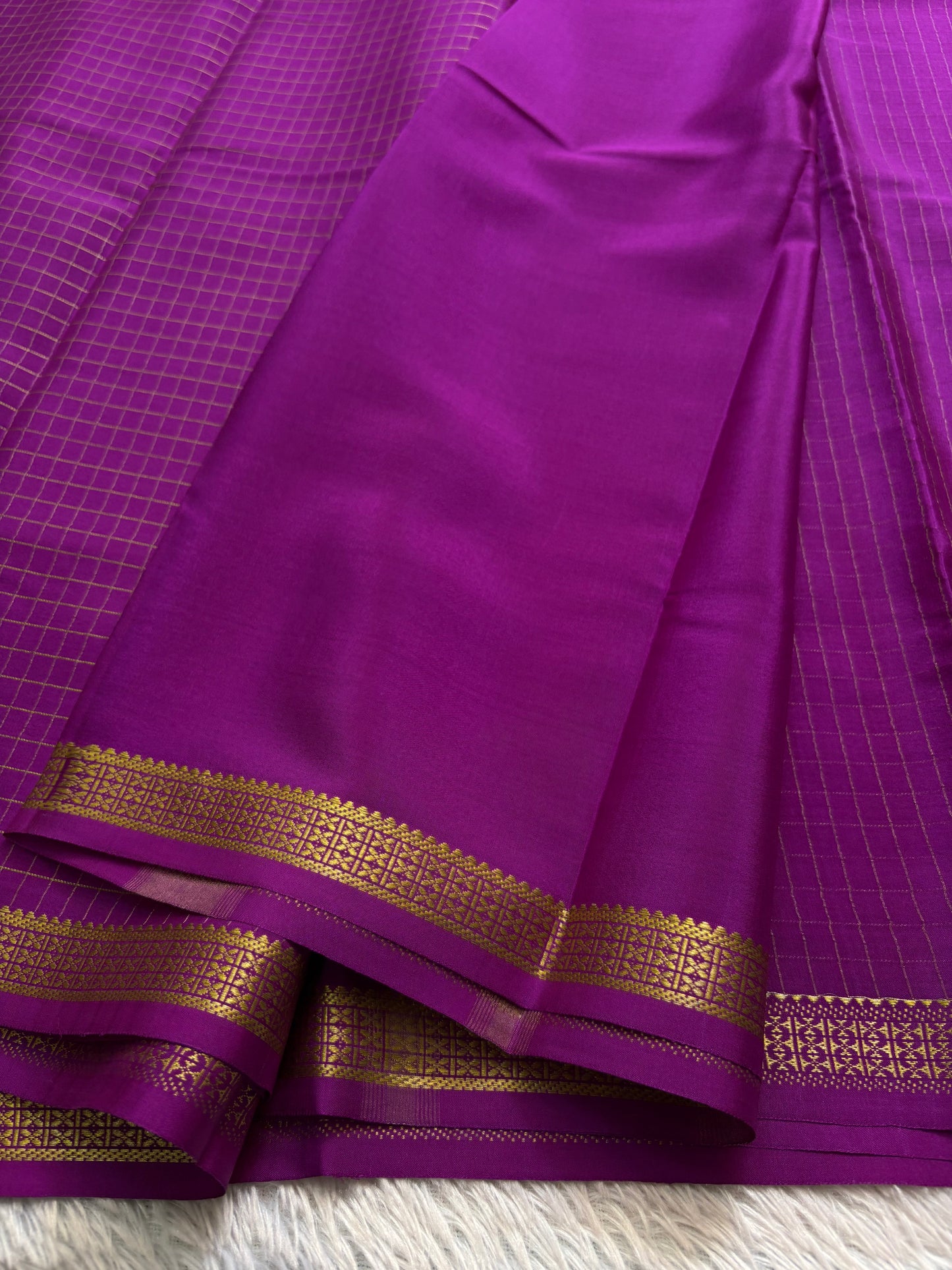 Pavani : Solid Magenta