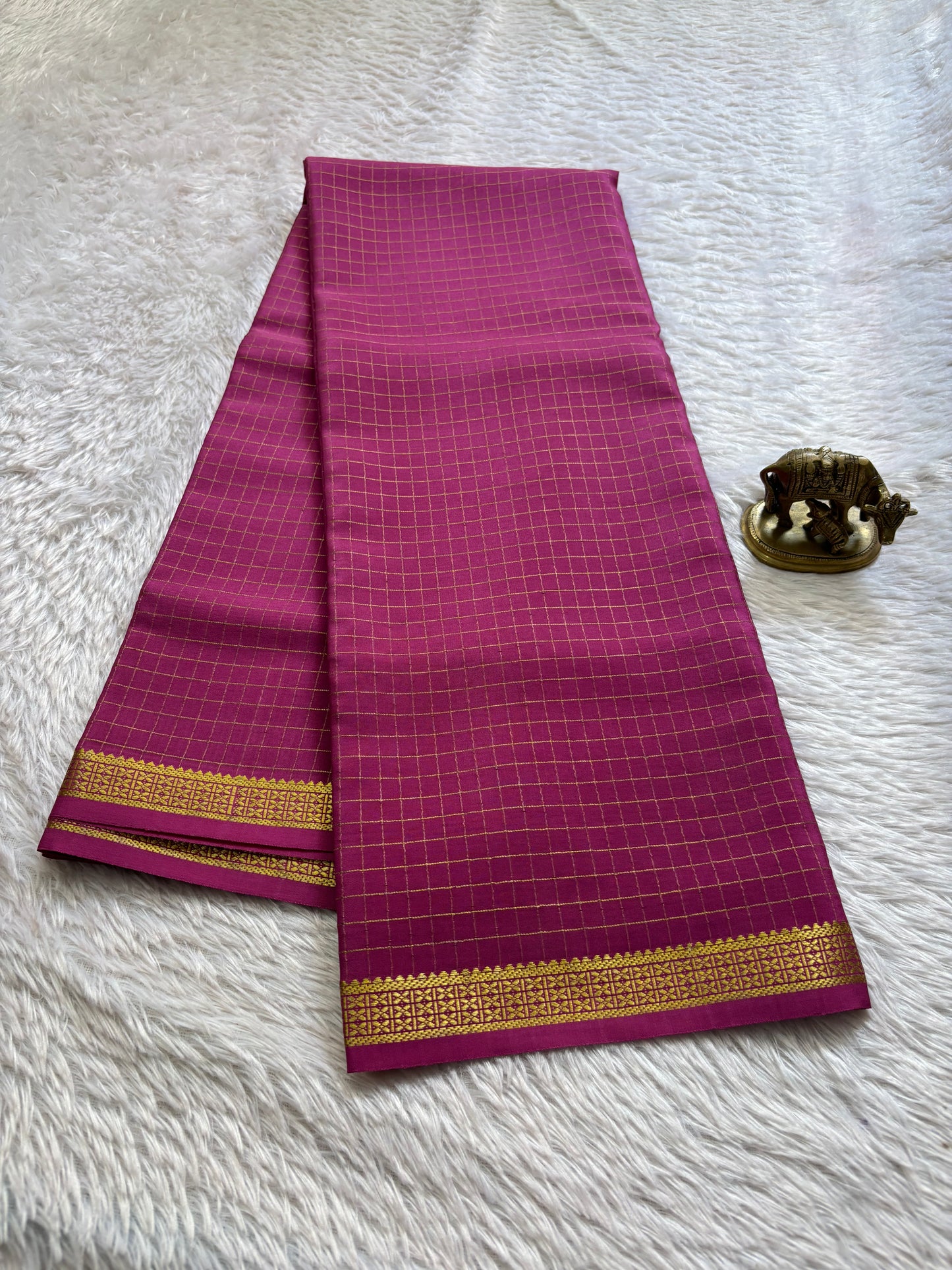 Pavani : Solid Magenta pink