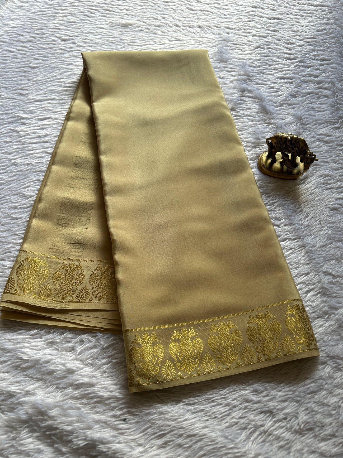 Veera : Solid Chikoo beige
