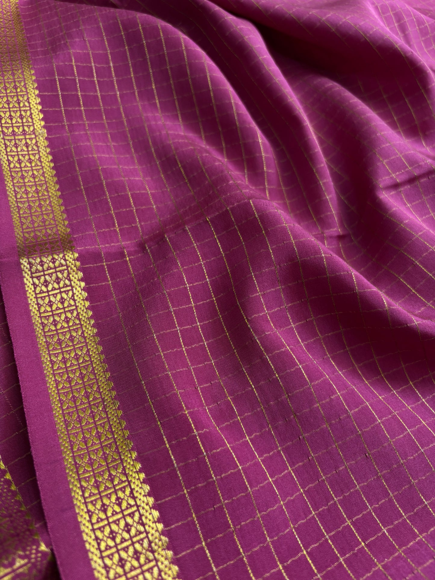 Pavani : Solid Magenta pink