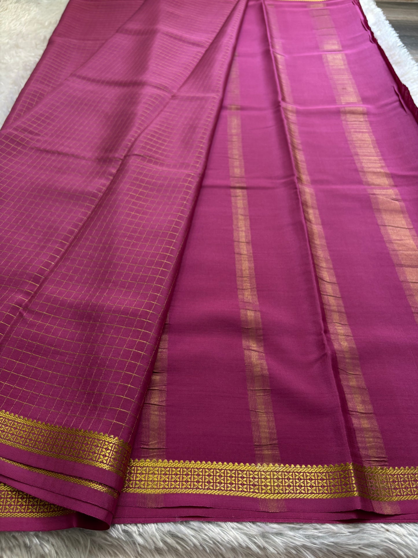 Pavani : Solid Magenta pink