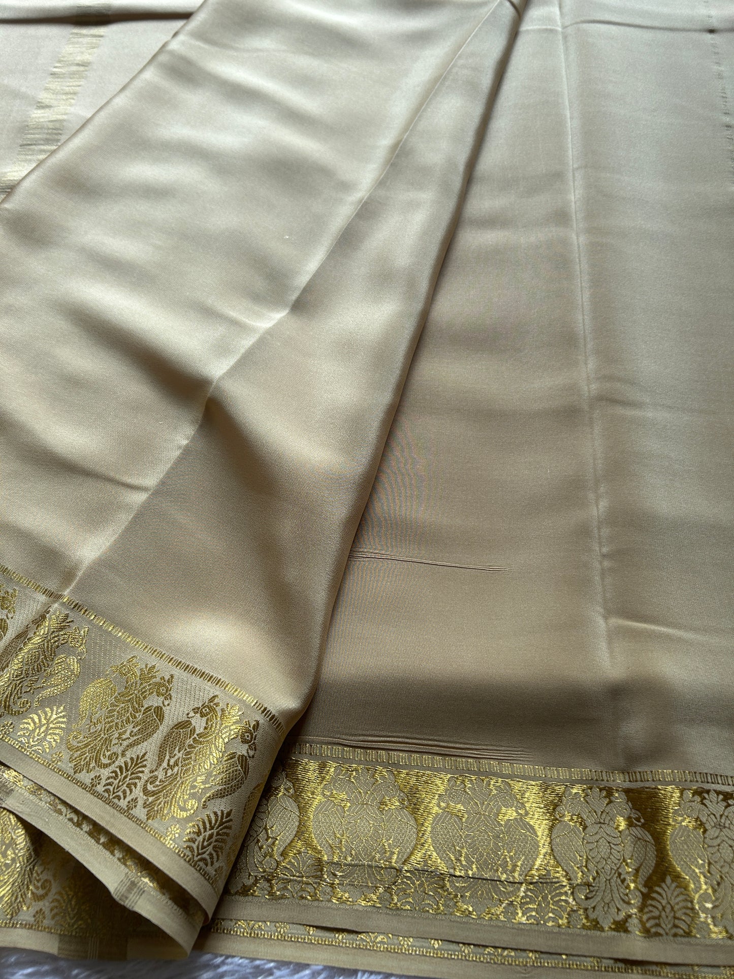Veera : Solid Chikoo beige