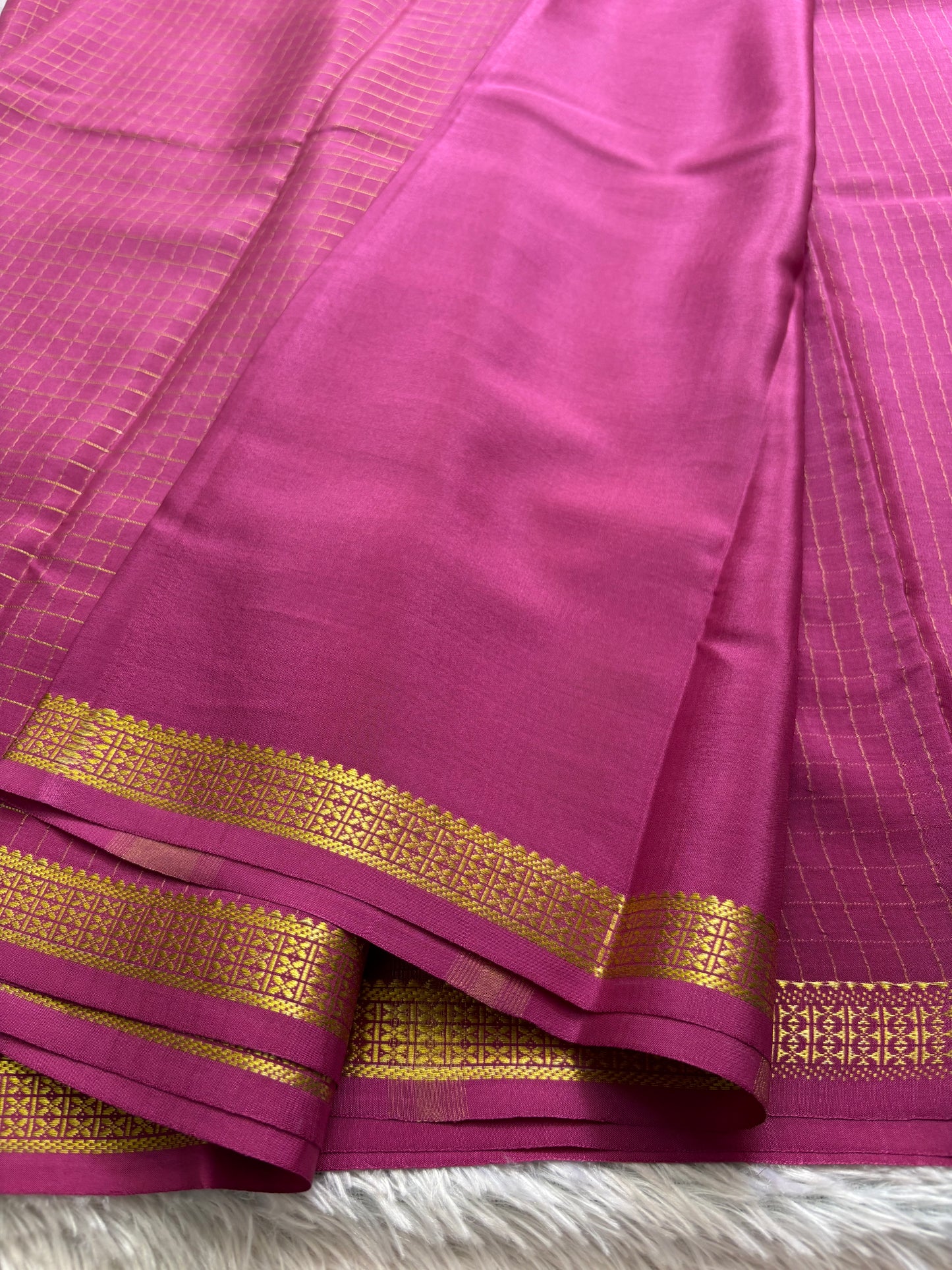 Pavani : Solid Magenta pink
