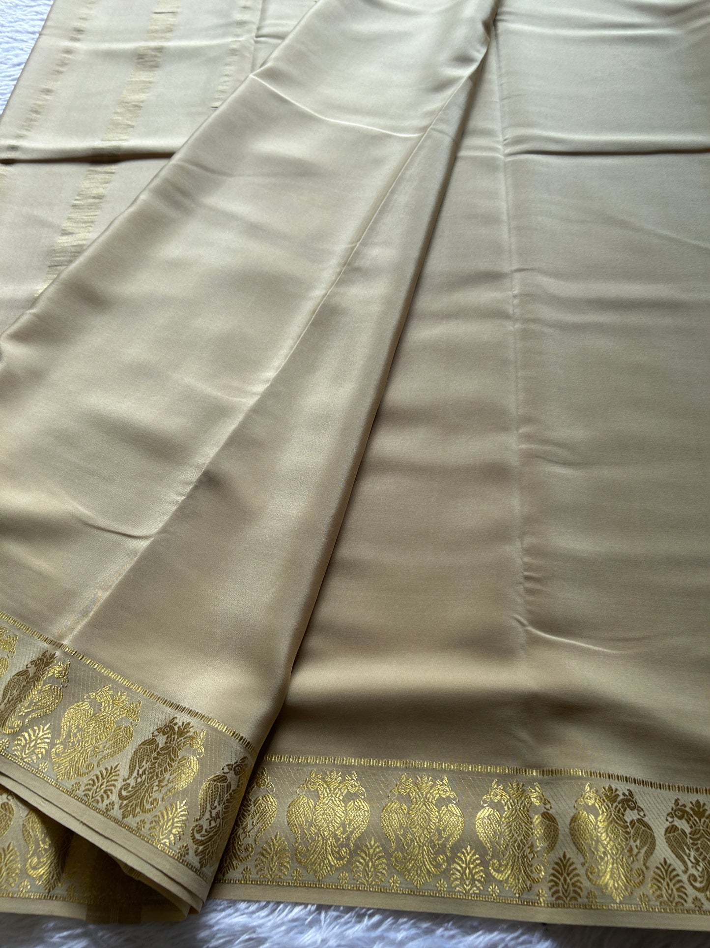 Veera : Solid Chikoo beige