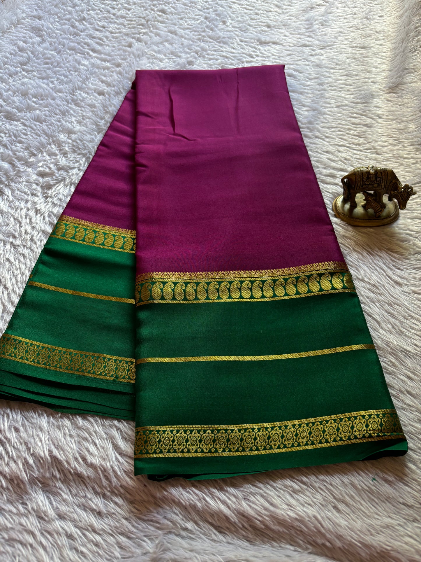 Malini (2D) : Deep magenta-bottle green