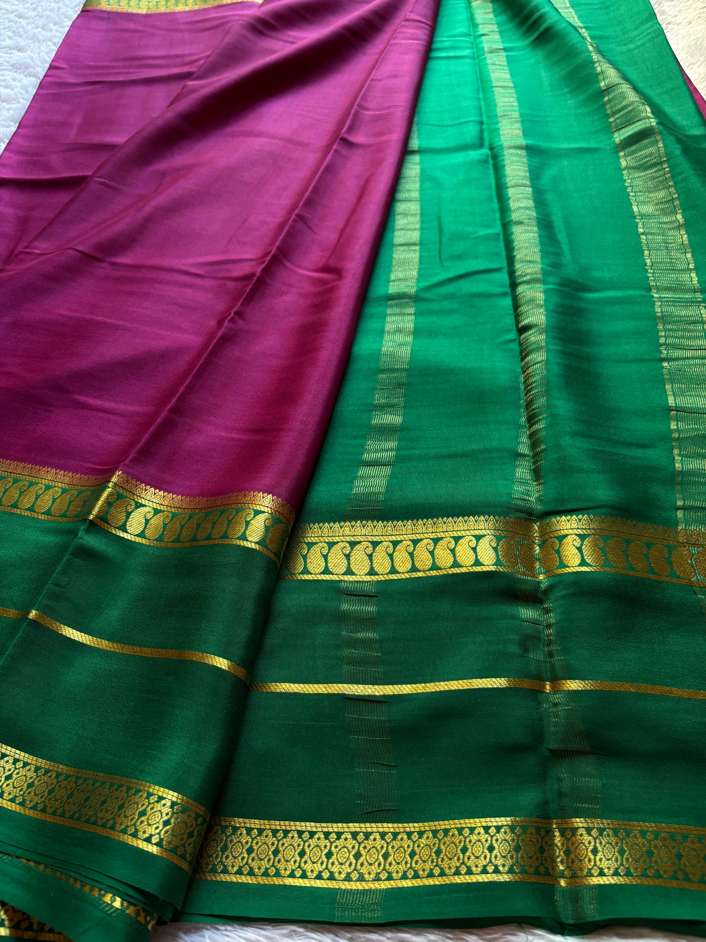 Malini (2D) : Deep magenta-bottle green