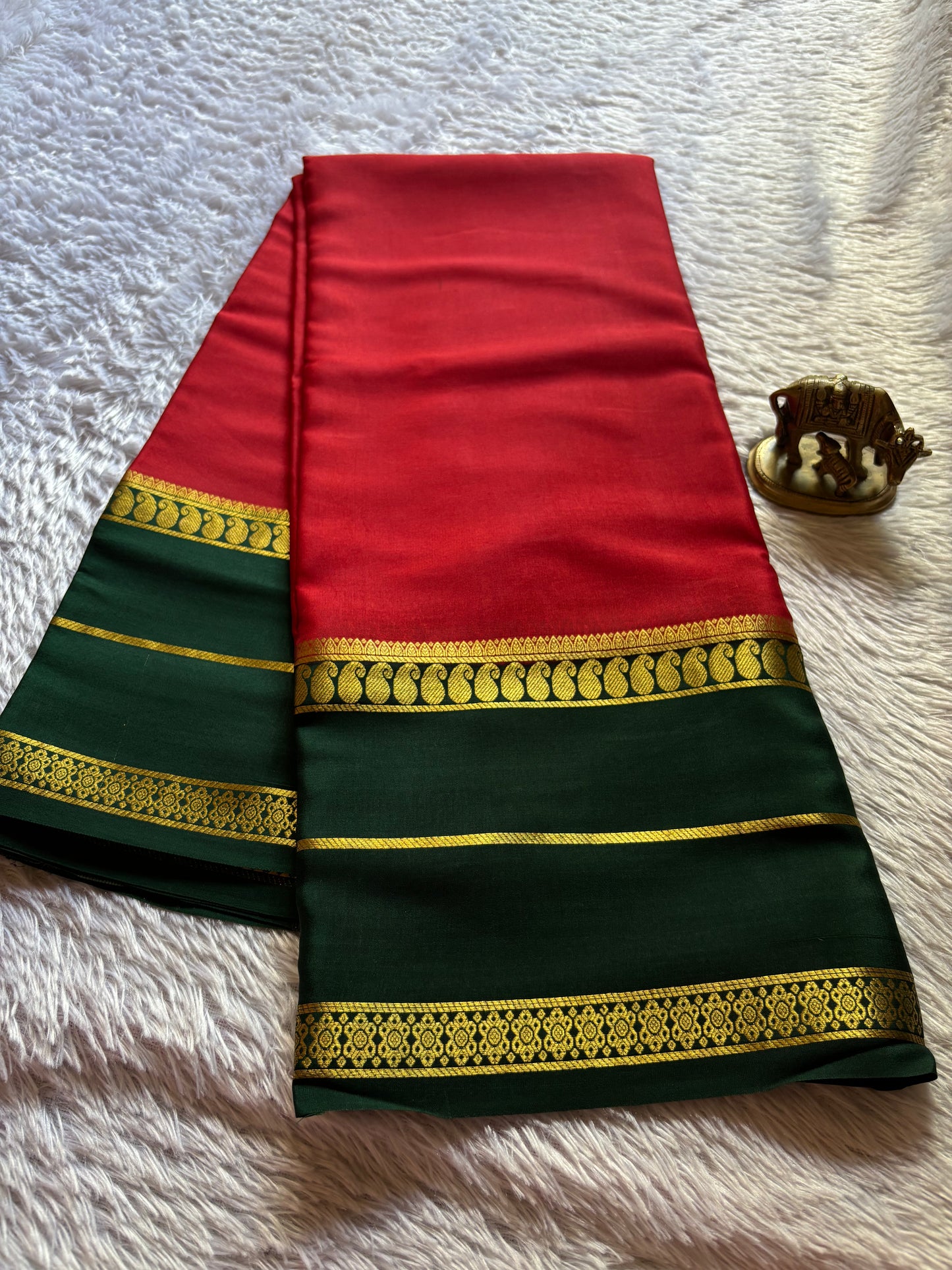 Malini (2D) : Red-dark green