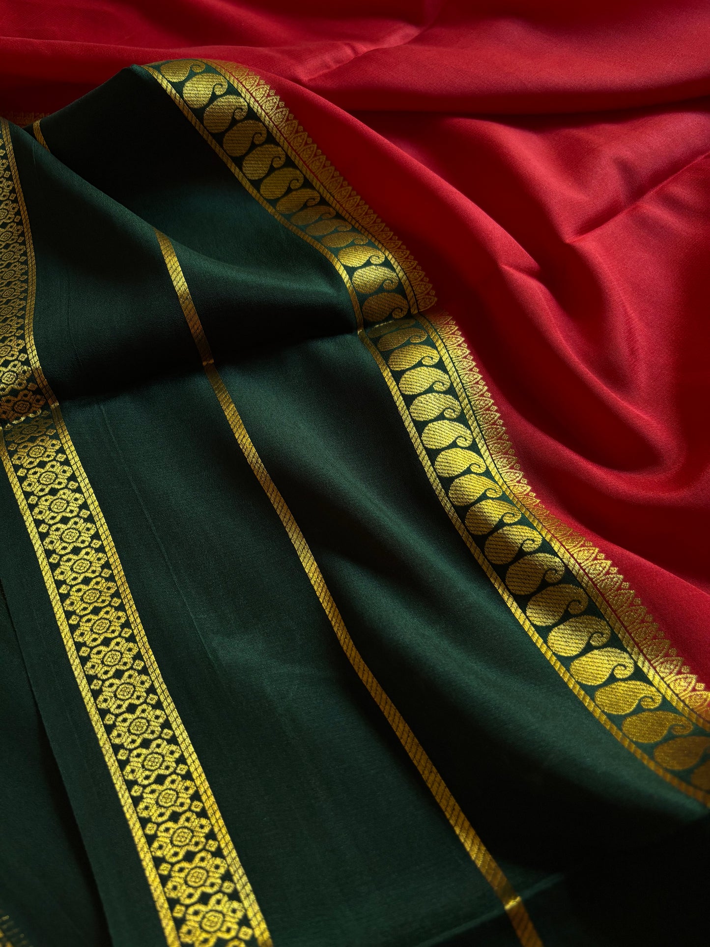 Malini (2D) : Red-dark green