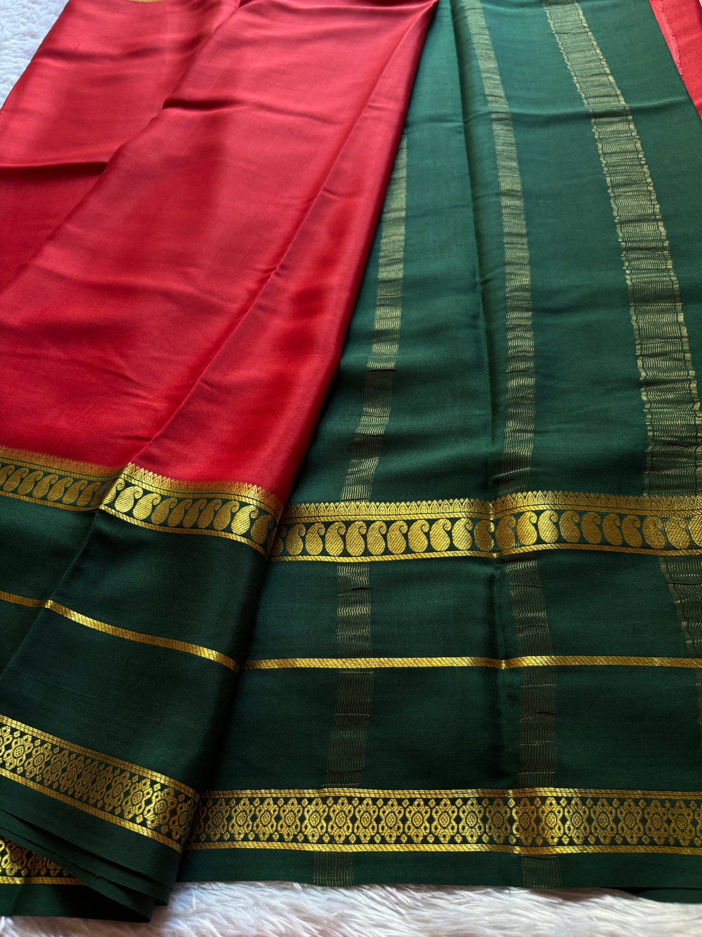Malini (2D) : Red-dark green