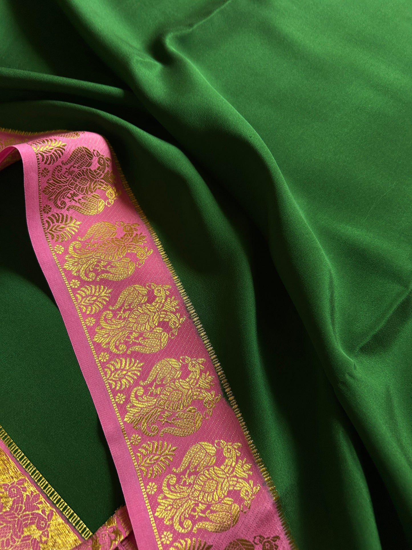 Veera (2D) : Bottle green-rose pink