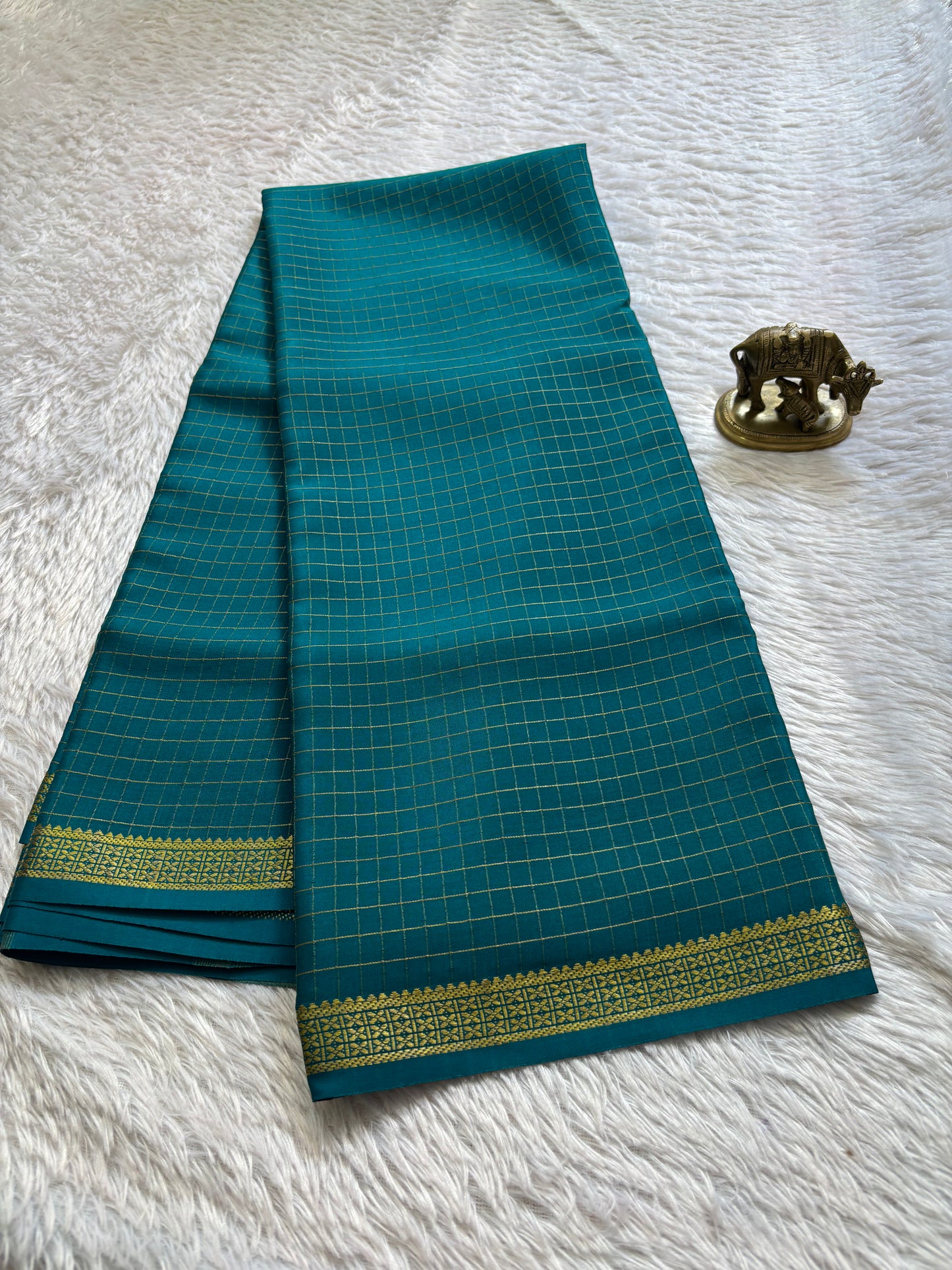 Pavani : Solid Teal blue
