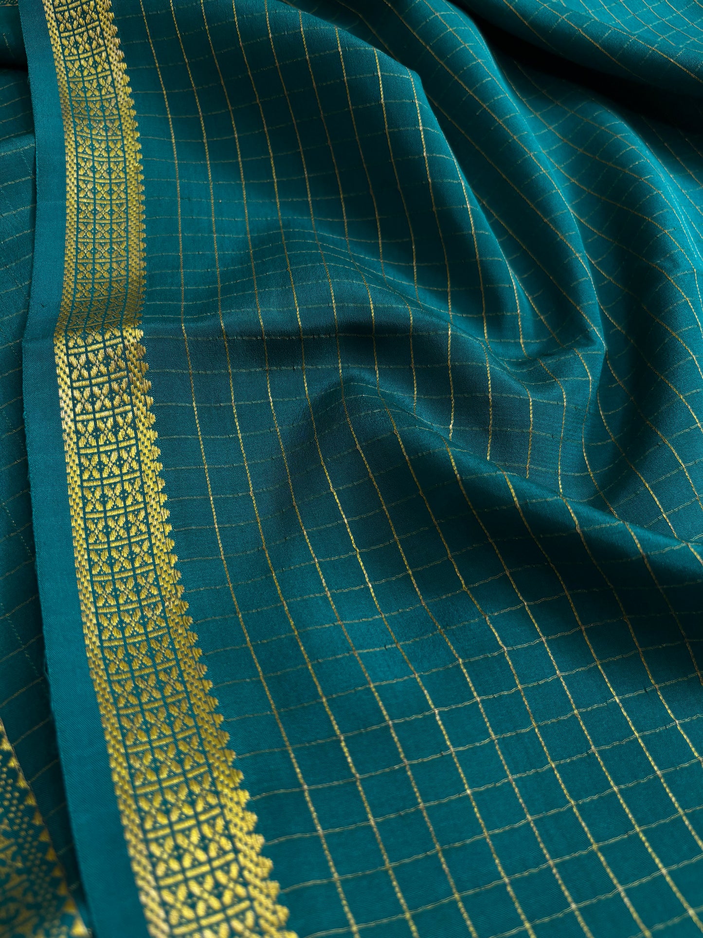 Pavani : Solid Teal blue