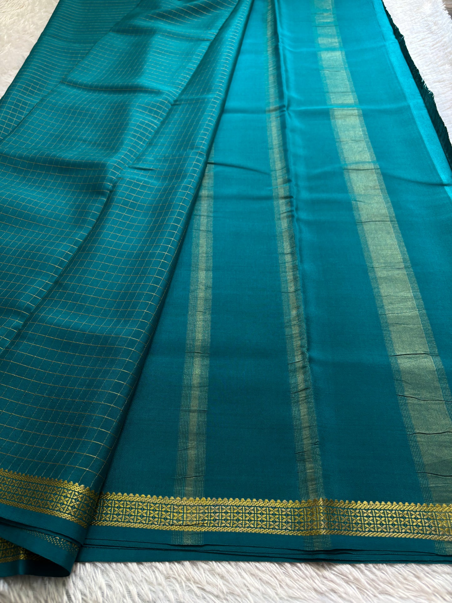 Pavani : Solid Teal blue