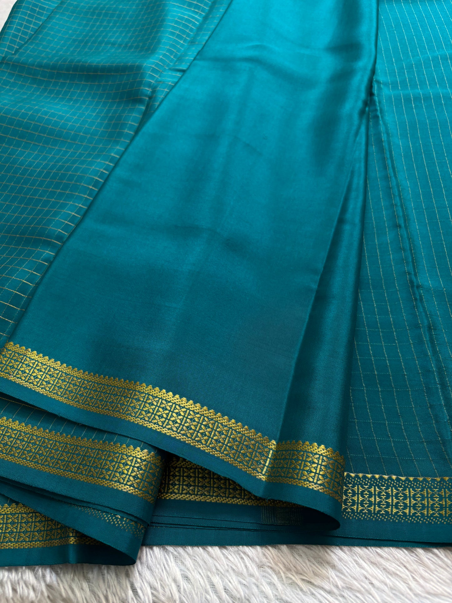 Pavani : Solid Teal blue