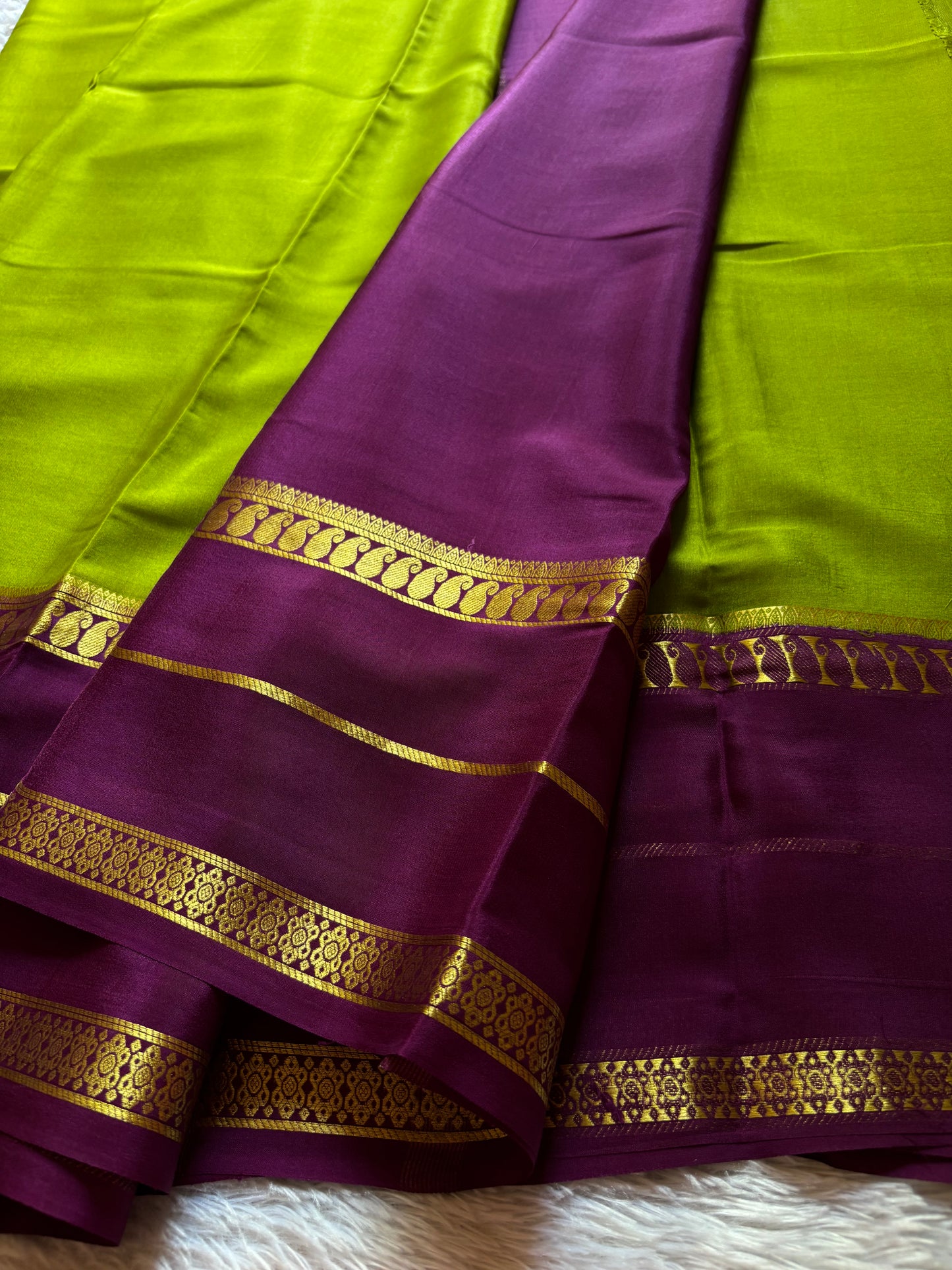 Malini (2D) : Mehendi green-magenta