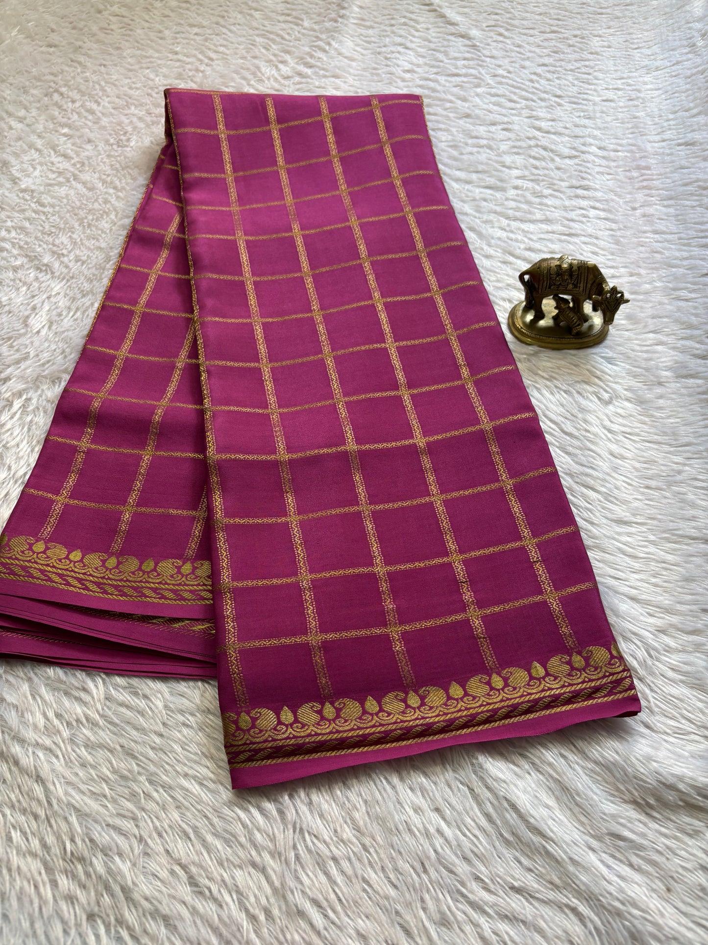 Chaya : Solid Magenta pink