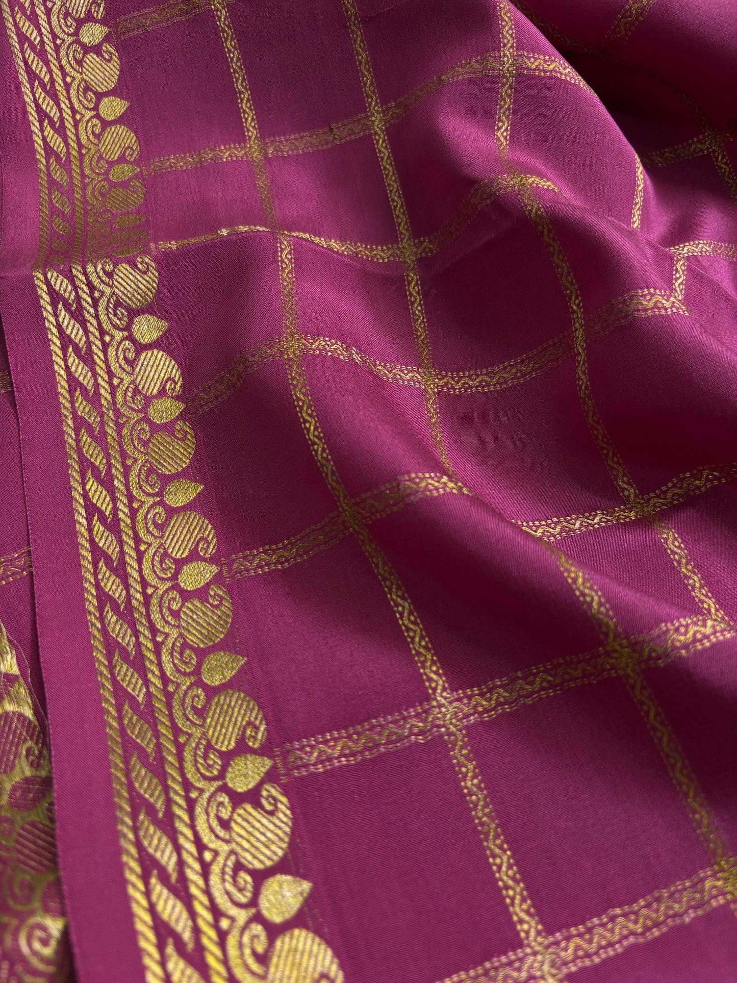Chaya : Solid Magenta pink