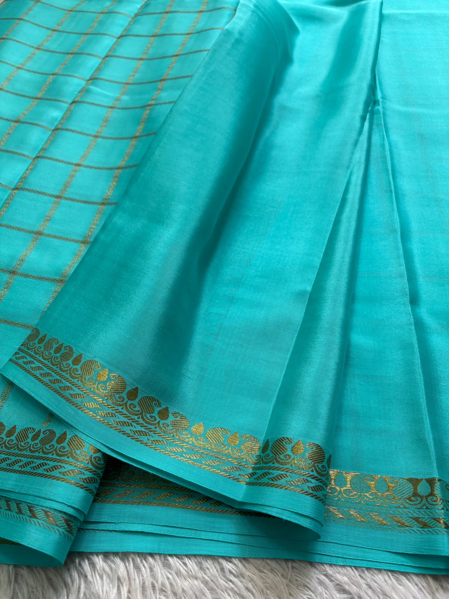 Chaya : Solid Aqua blue